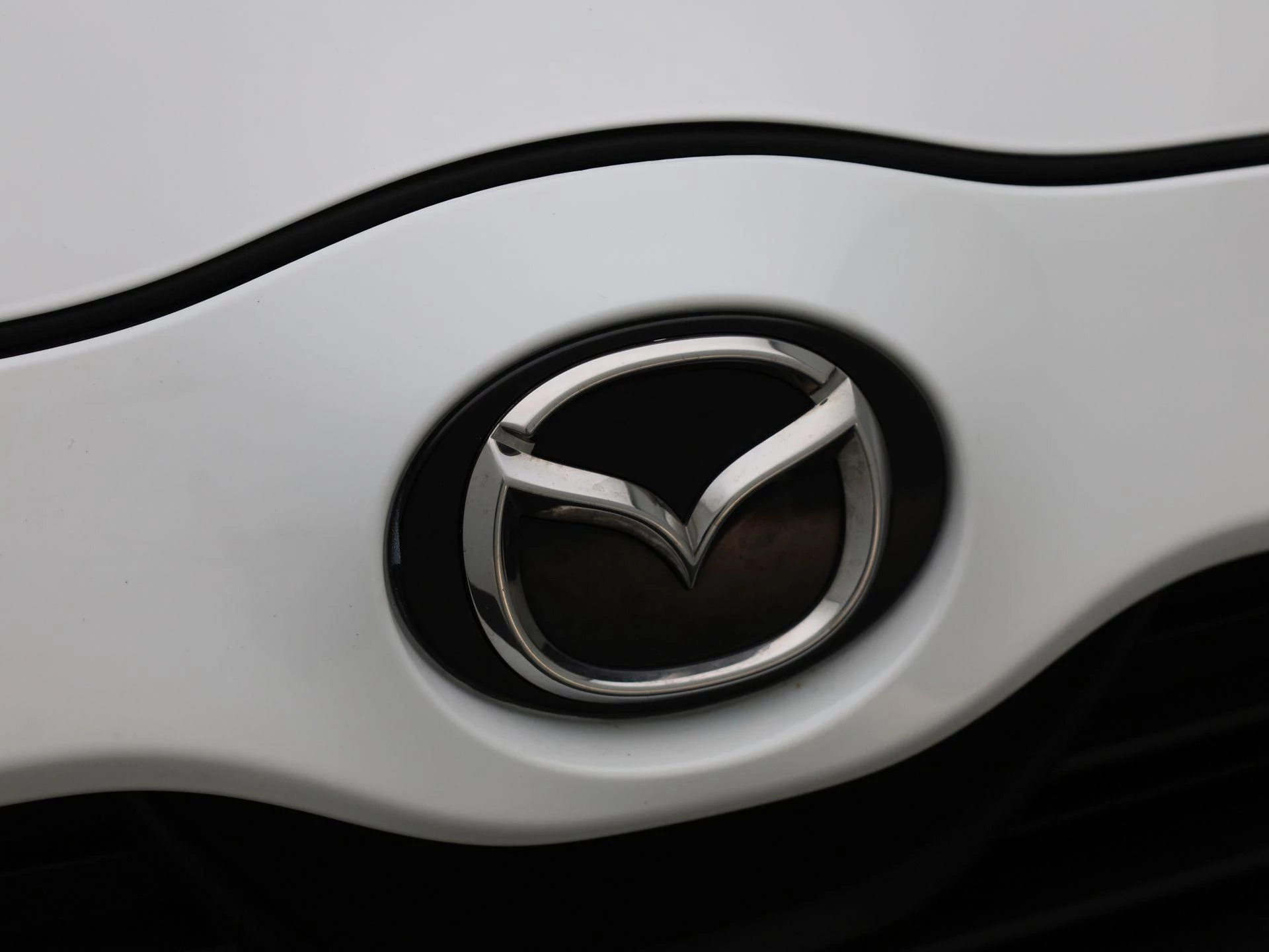 Mazda-2 Hybrid-image-30
