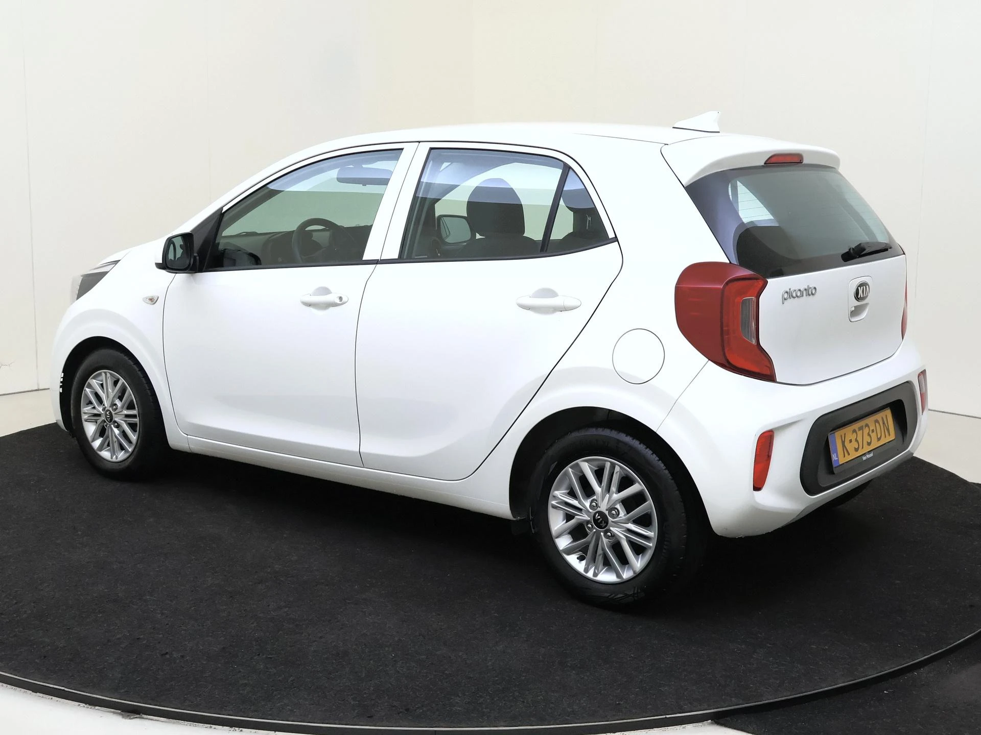 Kia-Picanto-image-2