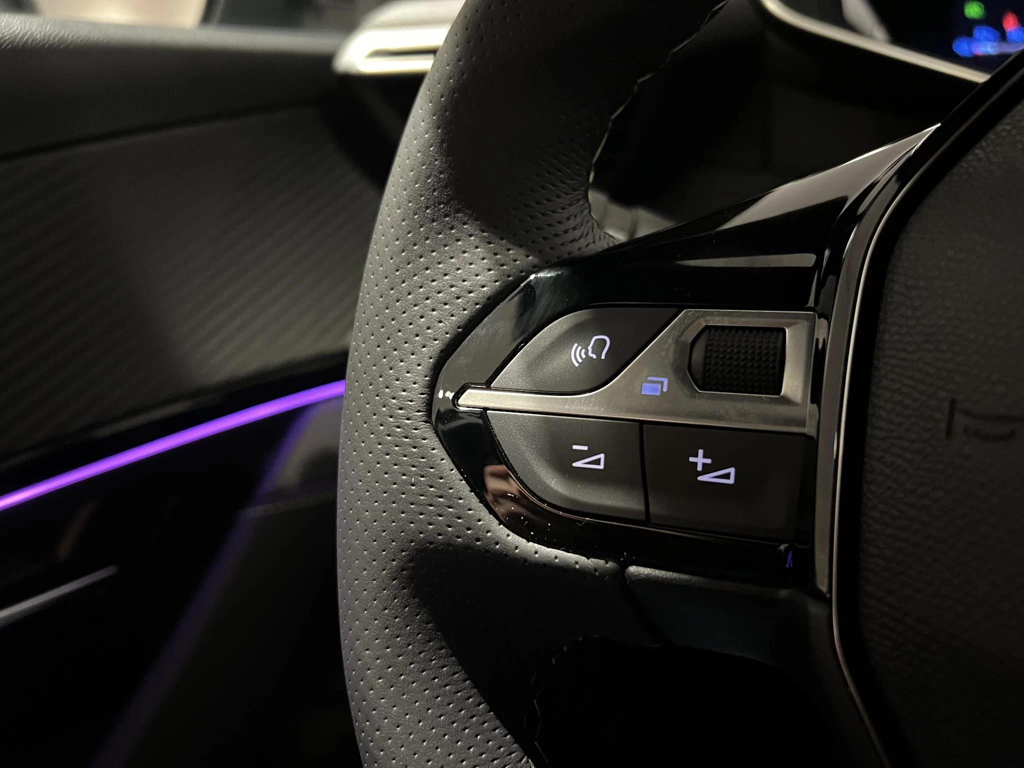 Peugeot-e-208-image-7