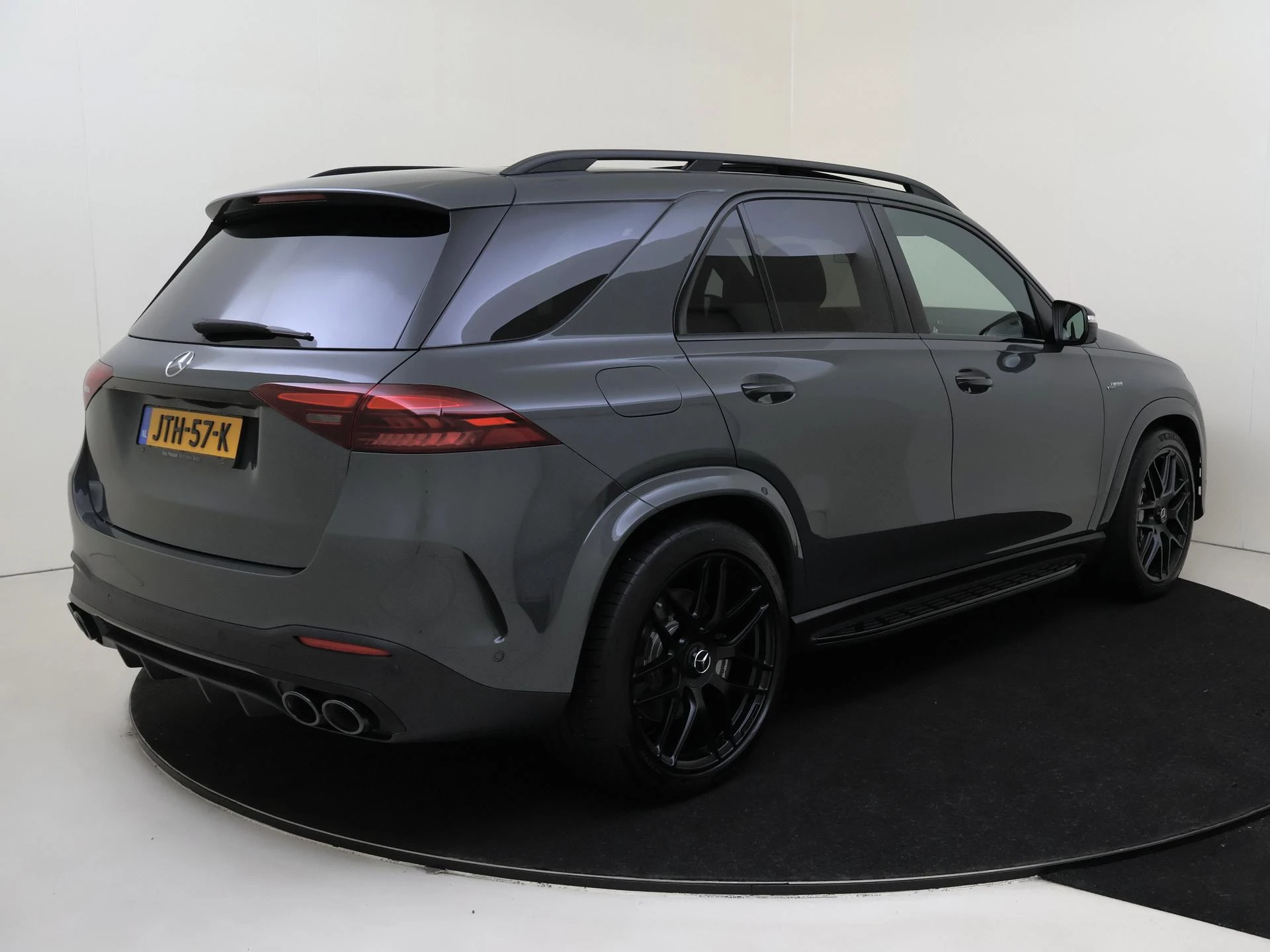 Mercedes-Benz-GLE-image-1
