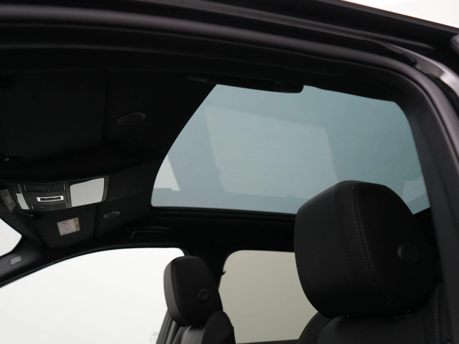 Land Rover-Discovery Sport-image-36