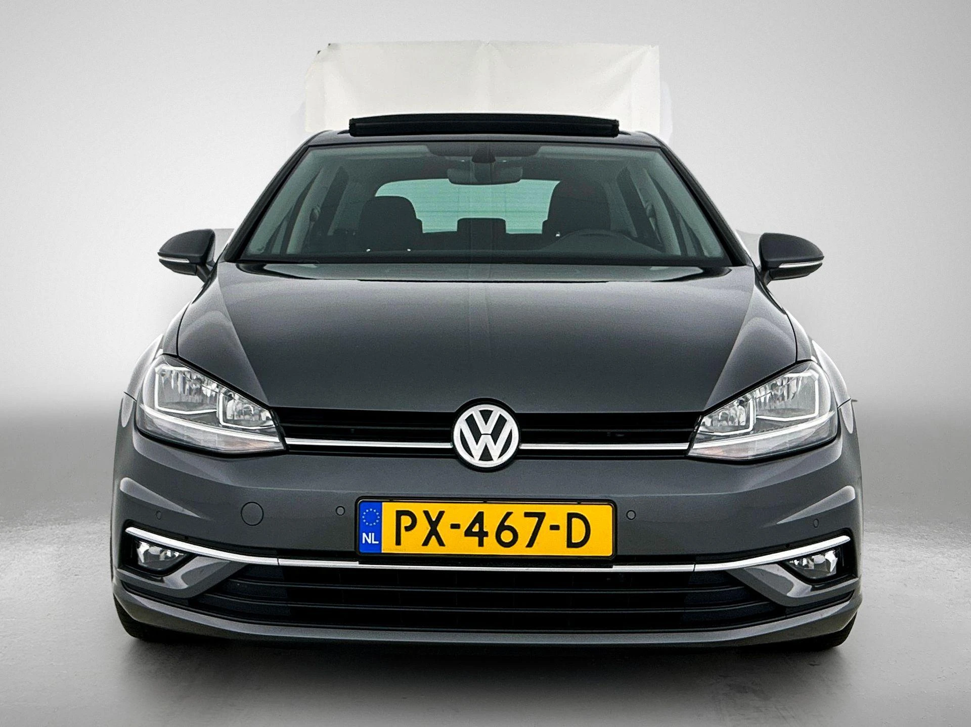 Volkswagen-Golf-image-4