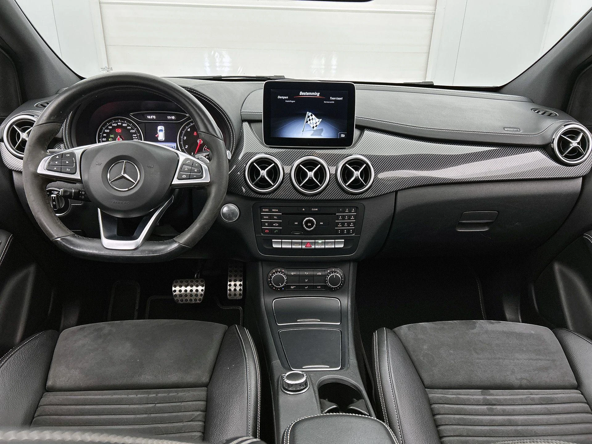 Mercedes-Benz-B-Klasse-image-20