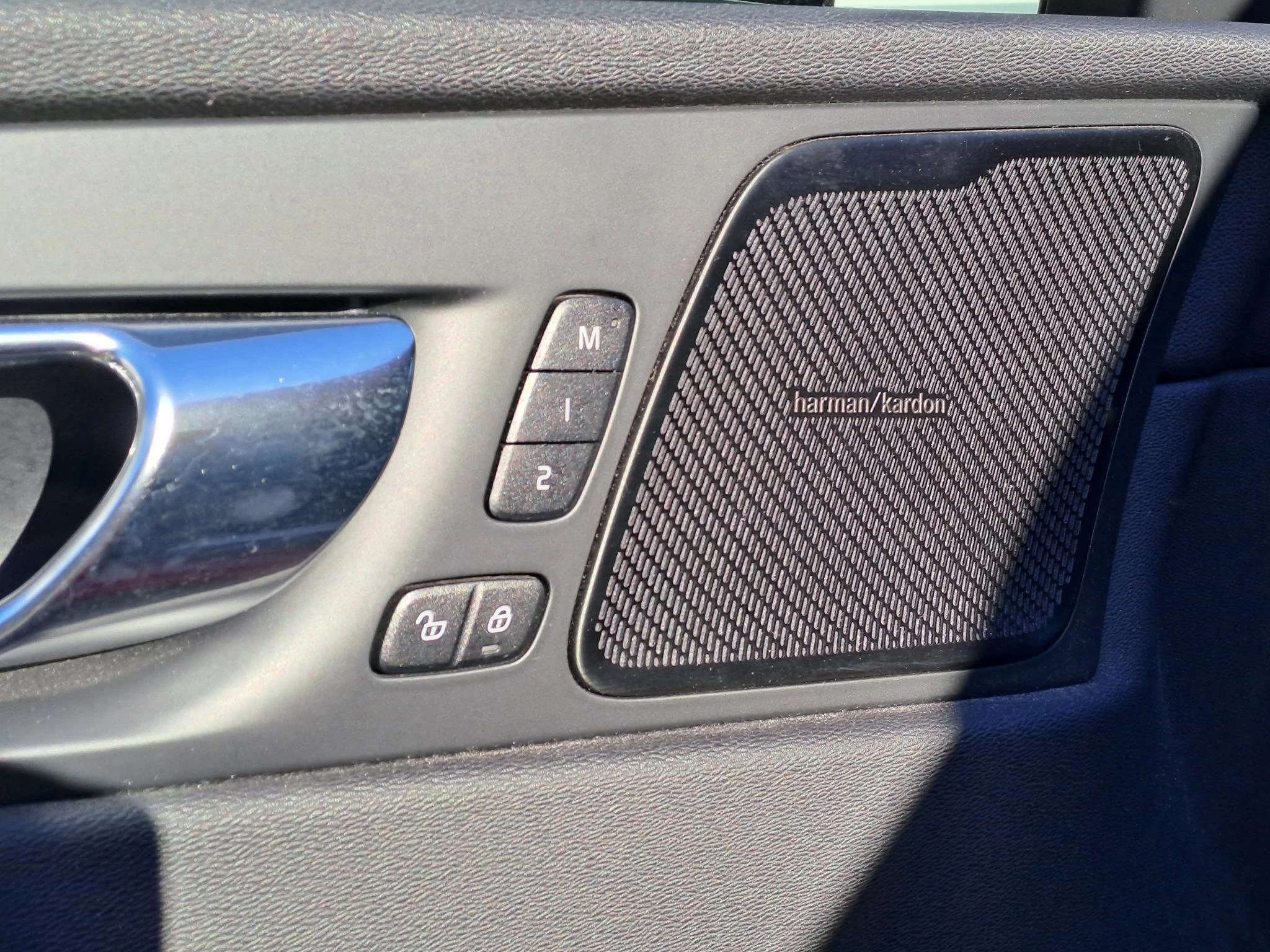 Volvo-XC60-image-10