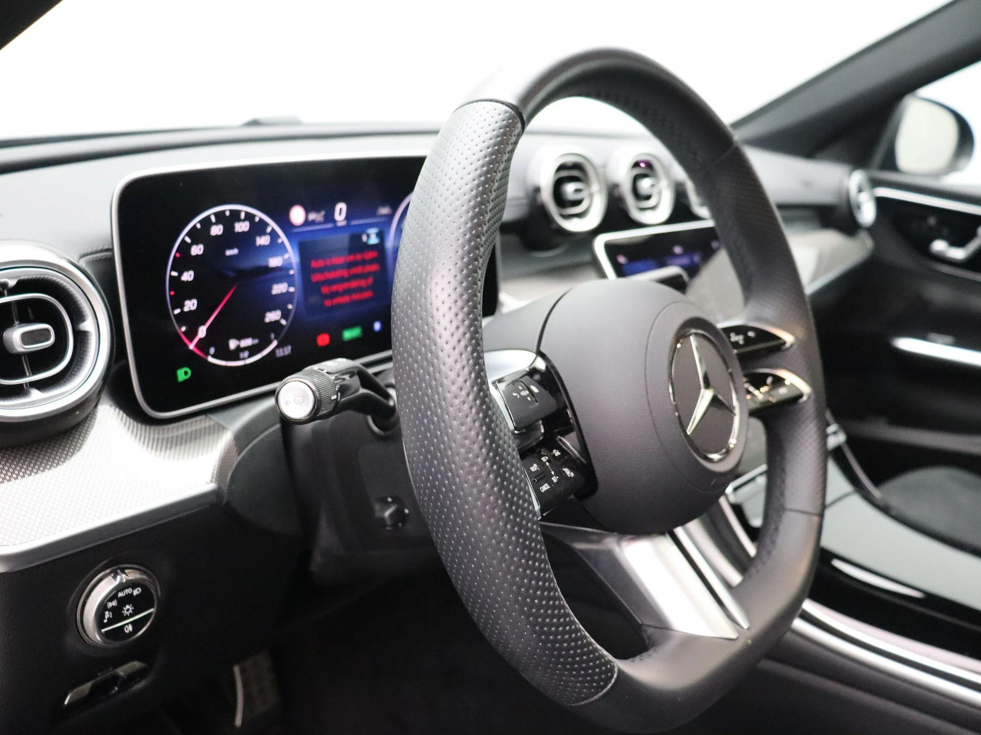 Mercedes-Benz-C-Klasse-image-8