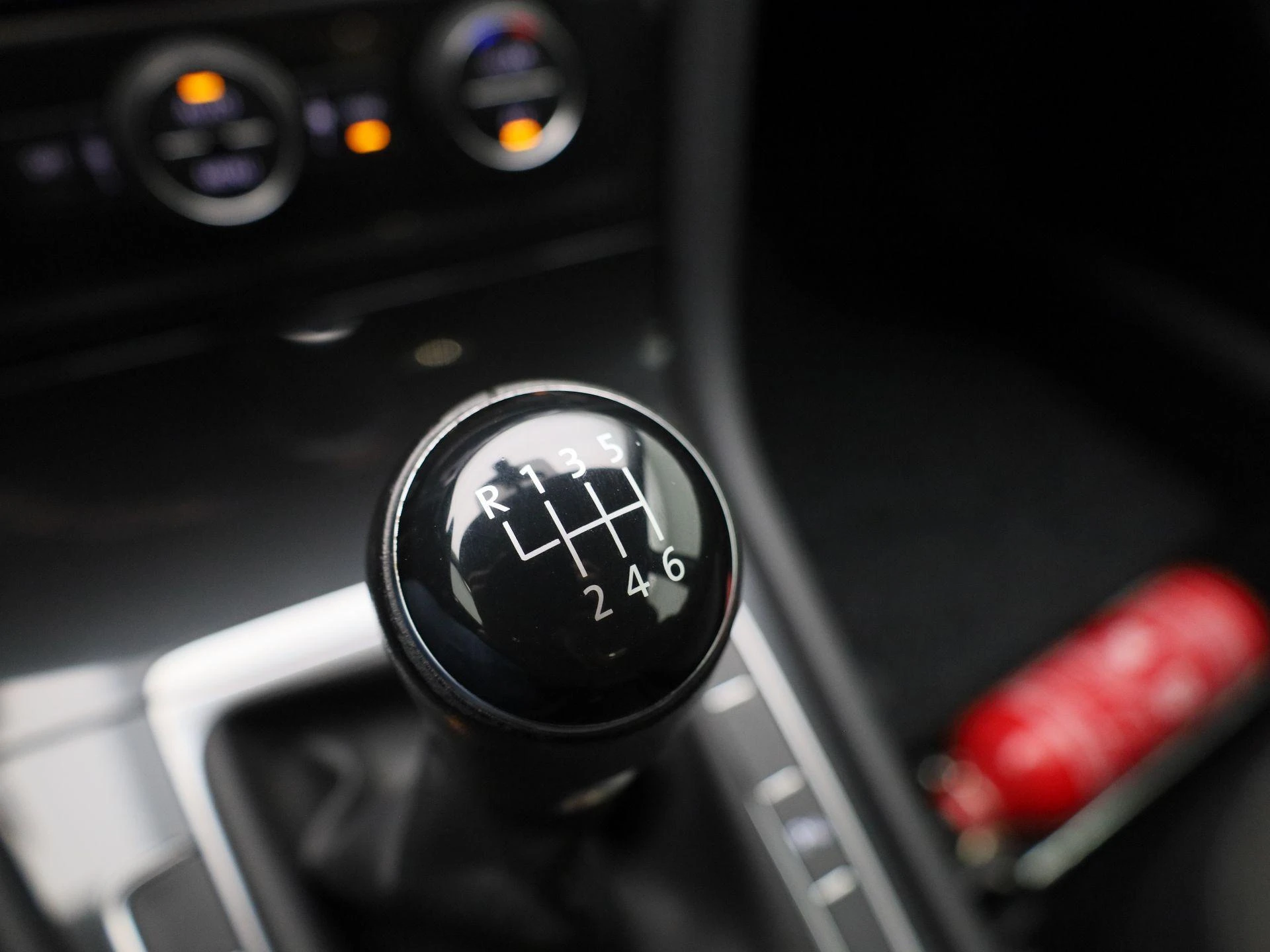 Volkswagen-Golf-image-22