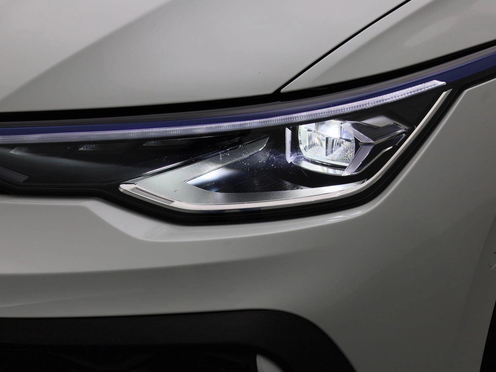 Volkswagen-Golf-image-14