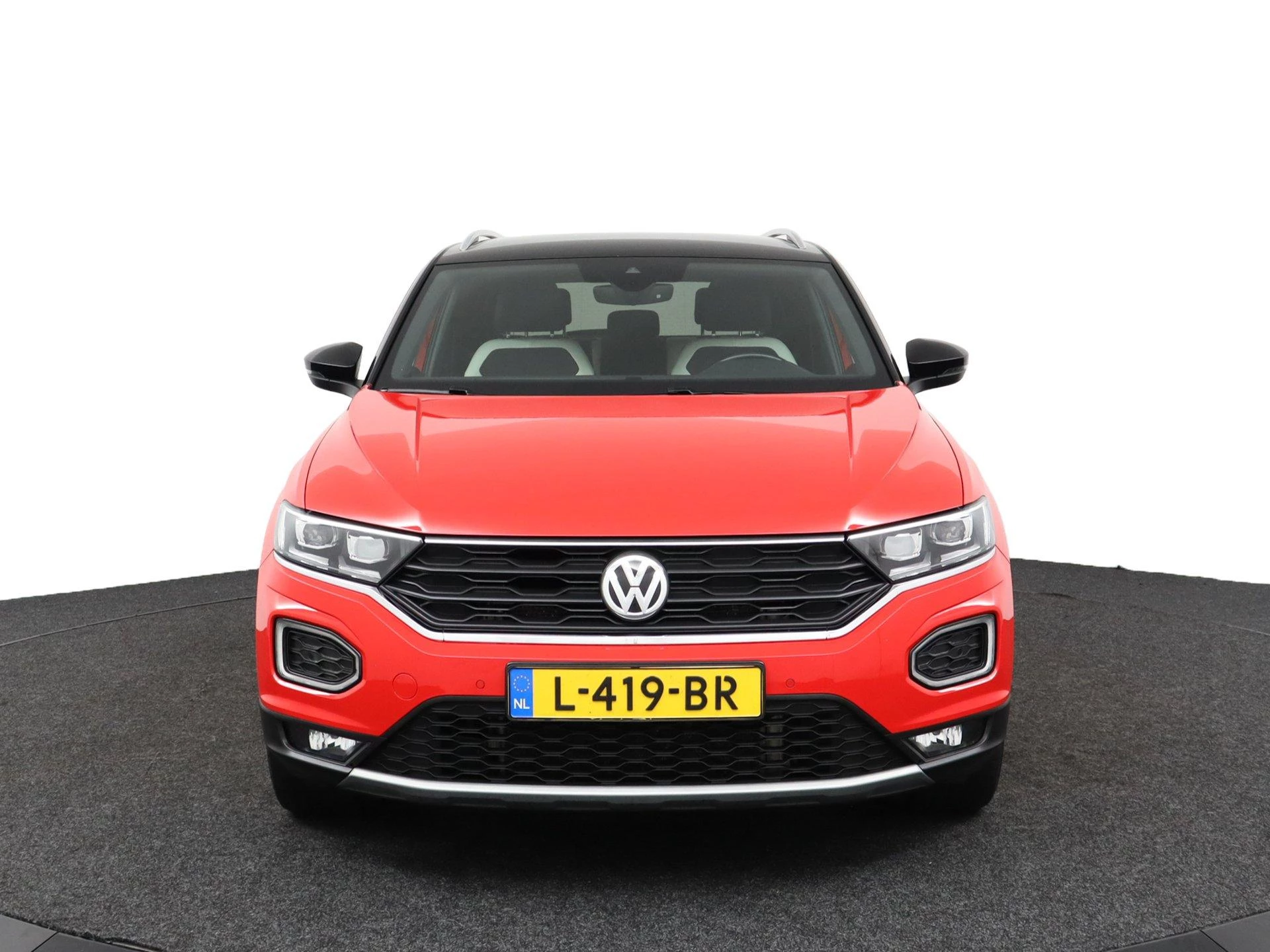 Volkswagen-T-Roc-image-12