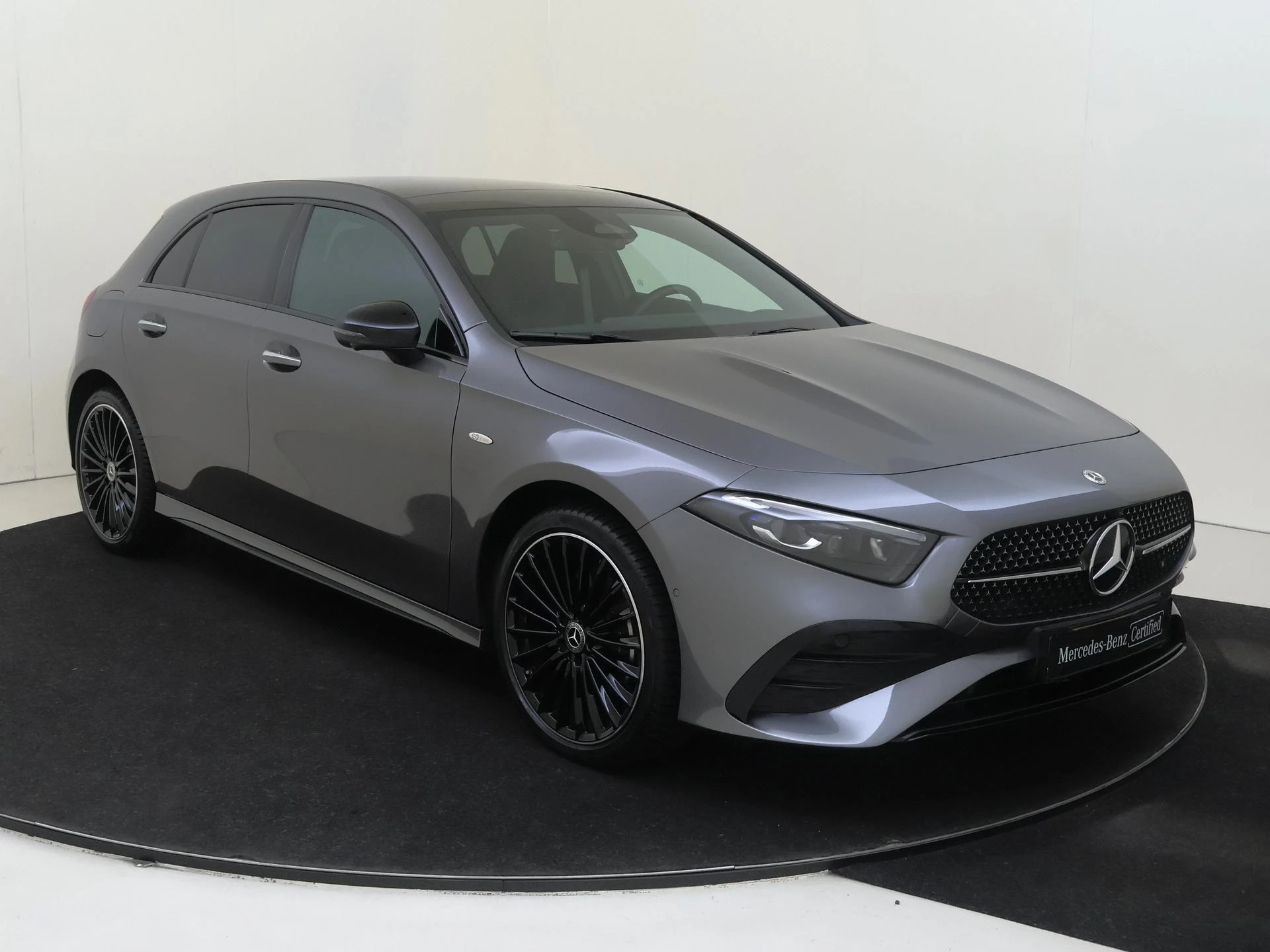 Mercedes-Benz-A-Klasse-image-1