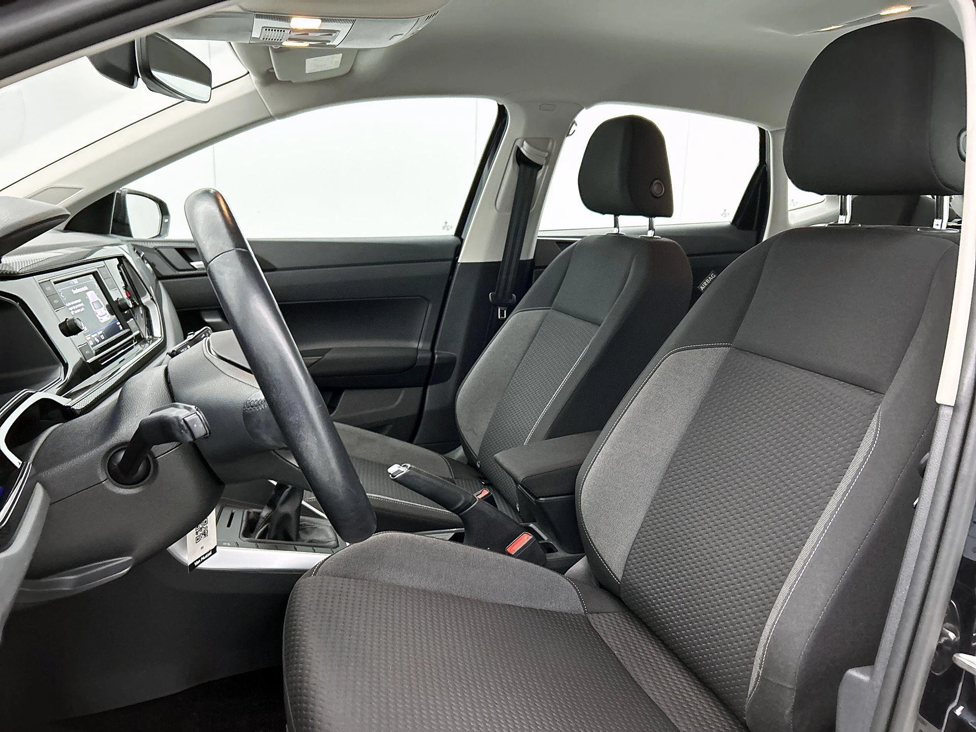 Volkswagen-Polo-image-32