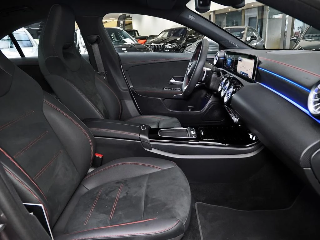 Mercedes-Benz-CLA 200 d-image-12