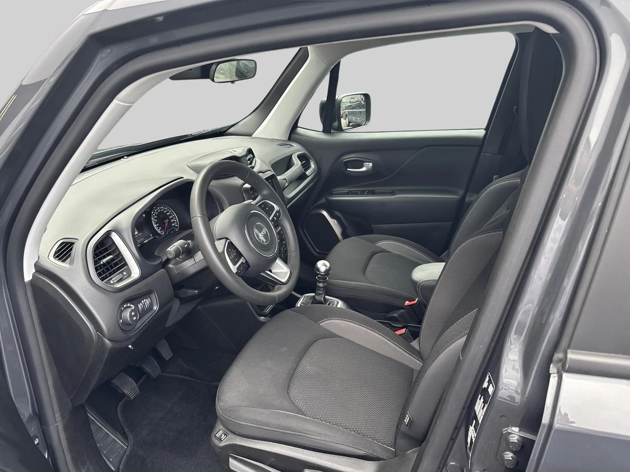 Jeep-Renegade-image-7
