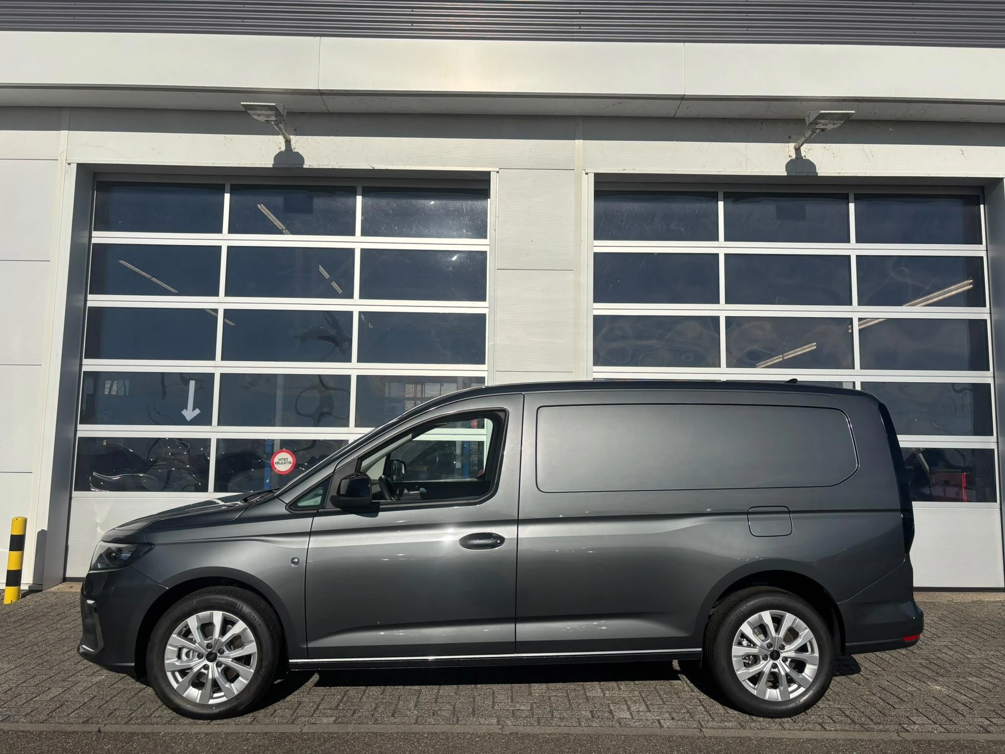 Ford-Connect-image-1