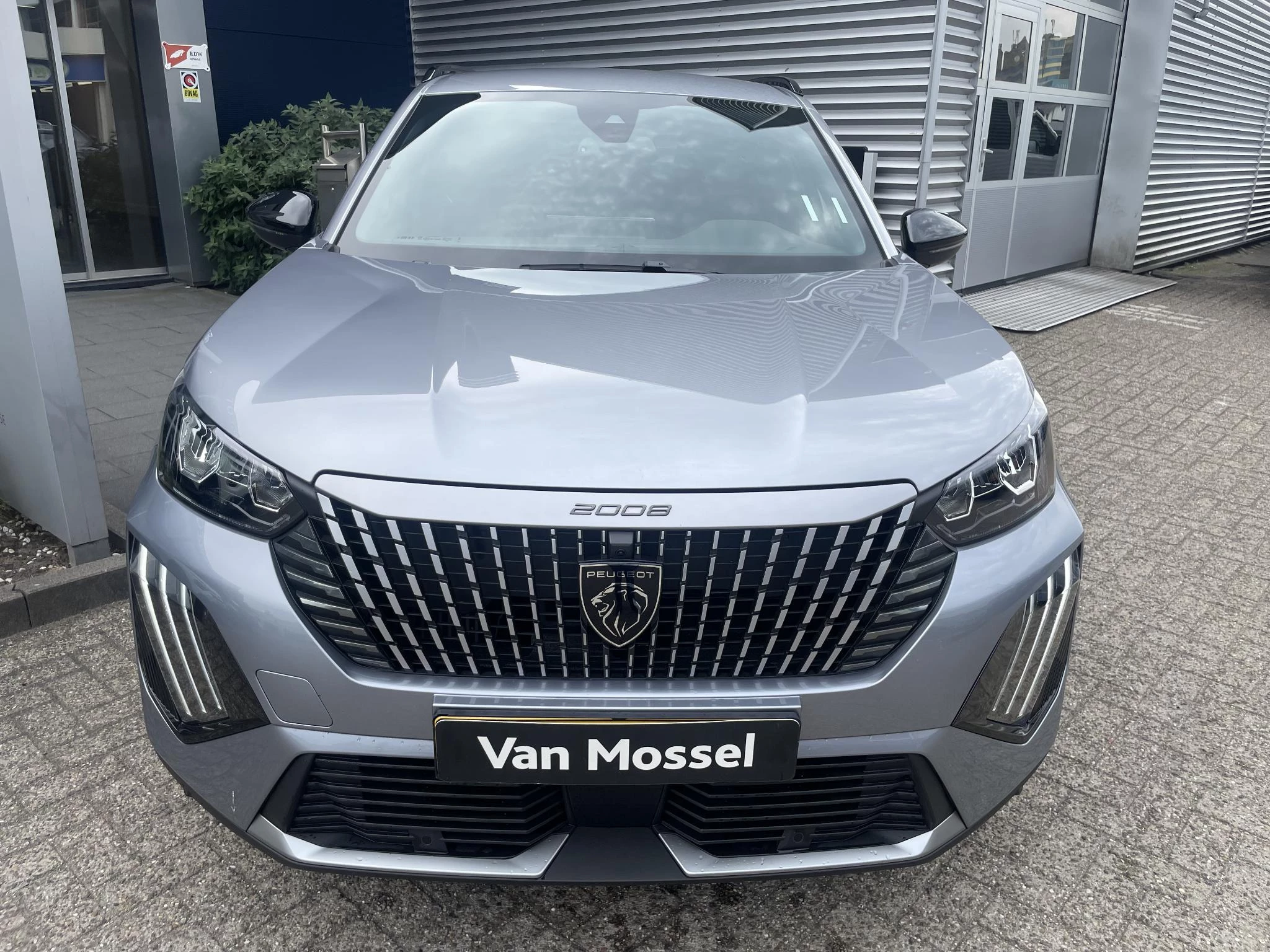 Peugeot-2008-image-4
