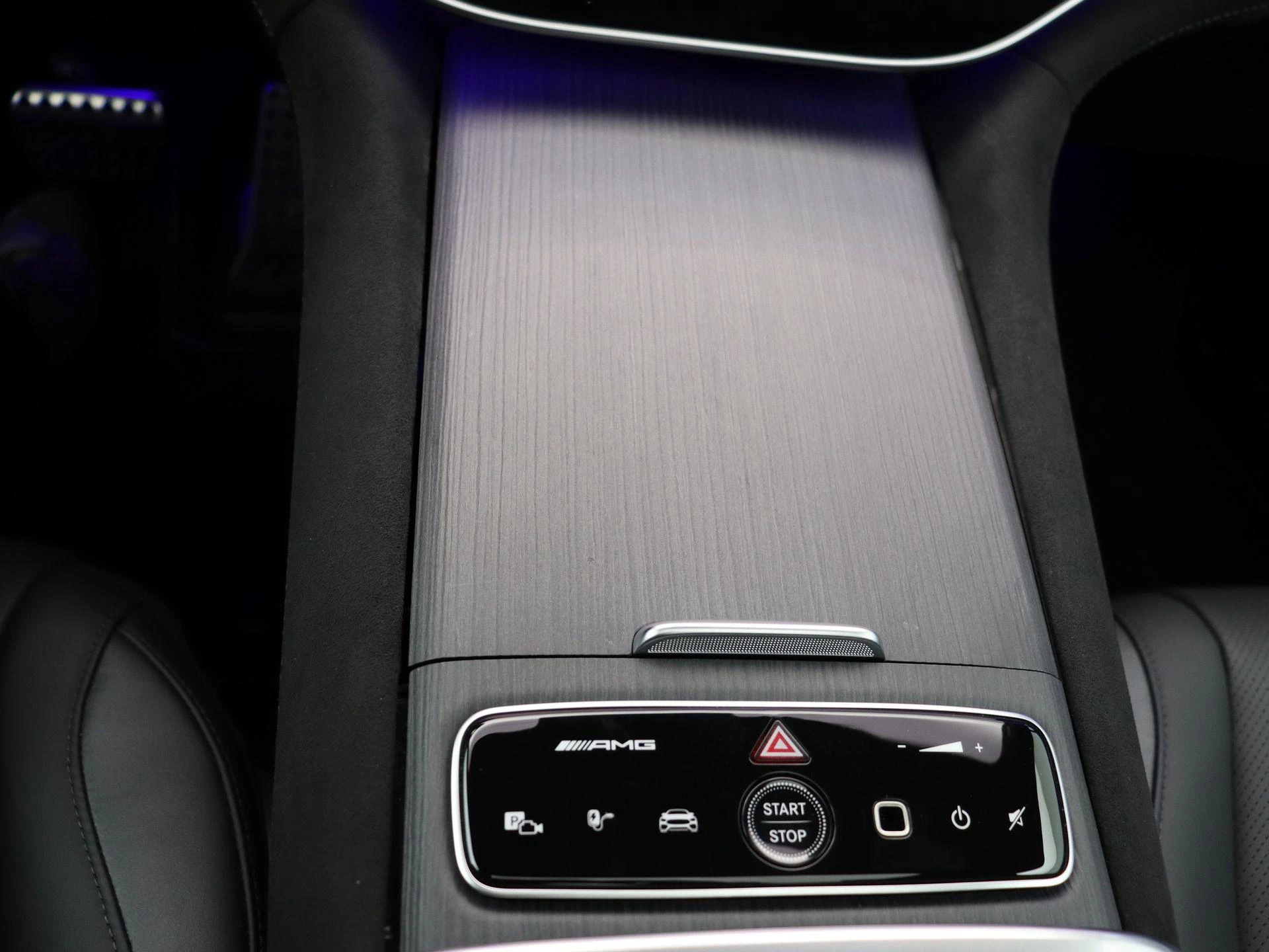 Mercedes-Benz EQE SUV 43 4MATIC Night Edition + NAPPA + PANO DAK + DIGITAL LIGHT + HYPERSCREEN +