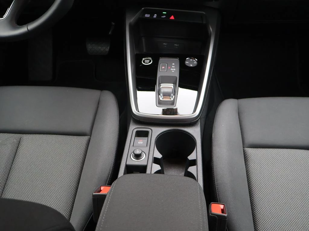 Audi A3 Sportback PHEV Audi A3 Sportback Attraction 40TFSIe 204PK *AUTOMAAT*VIRTUAL COCKPIT*ACC*LANE-ASSIST*APP-CONNECT*KEYLESS GO*...*