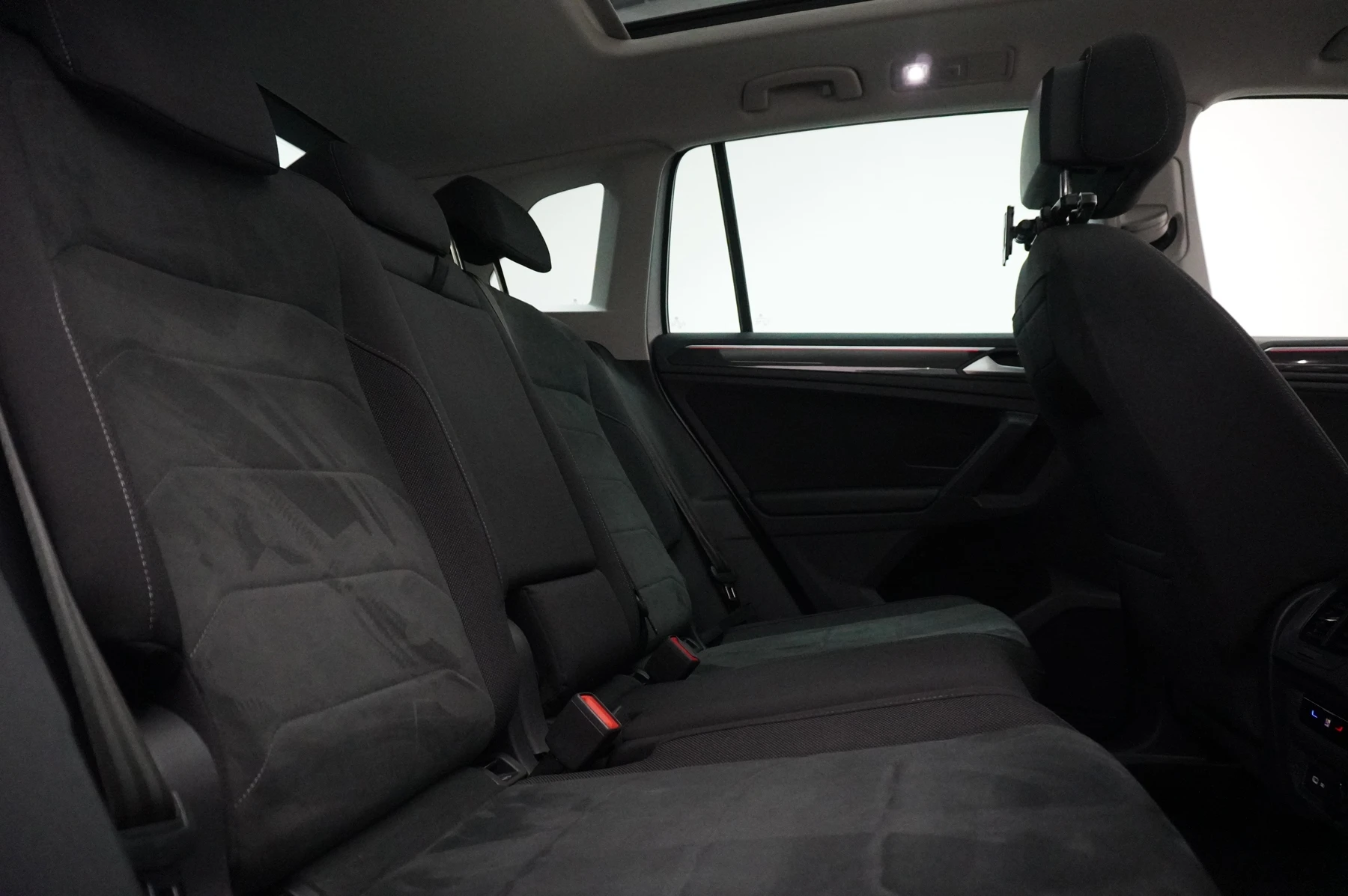 Volkswagen-Tiguan-image-15