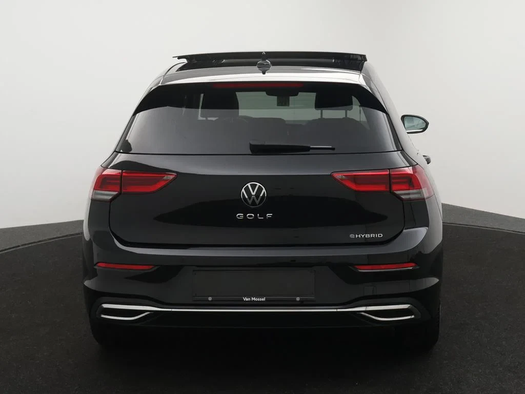 Volkswagen-Golf-image-5