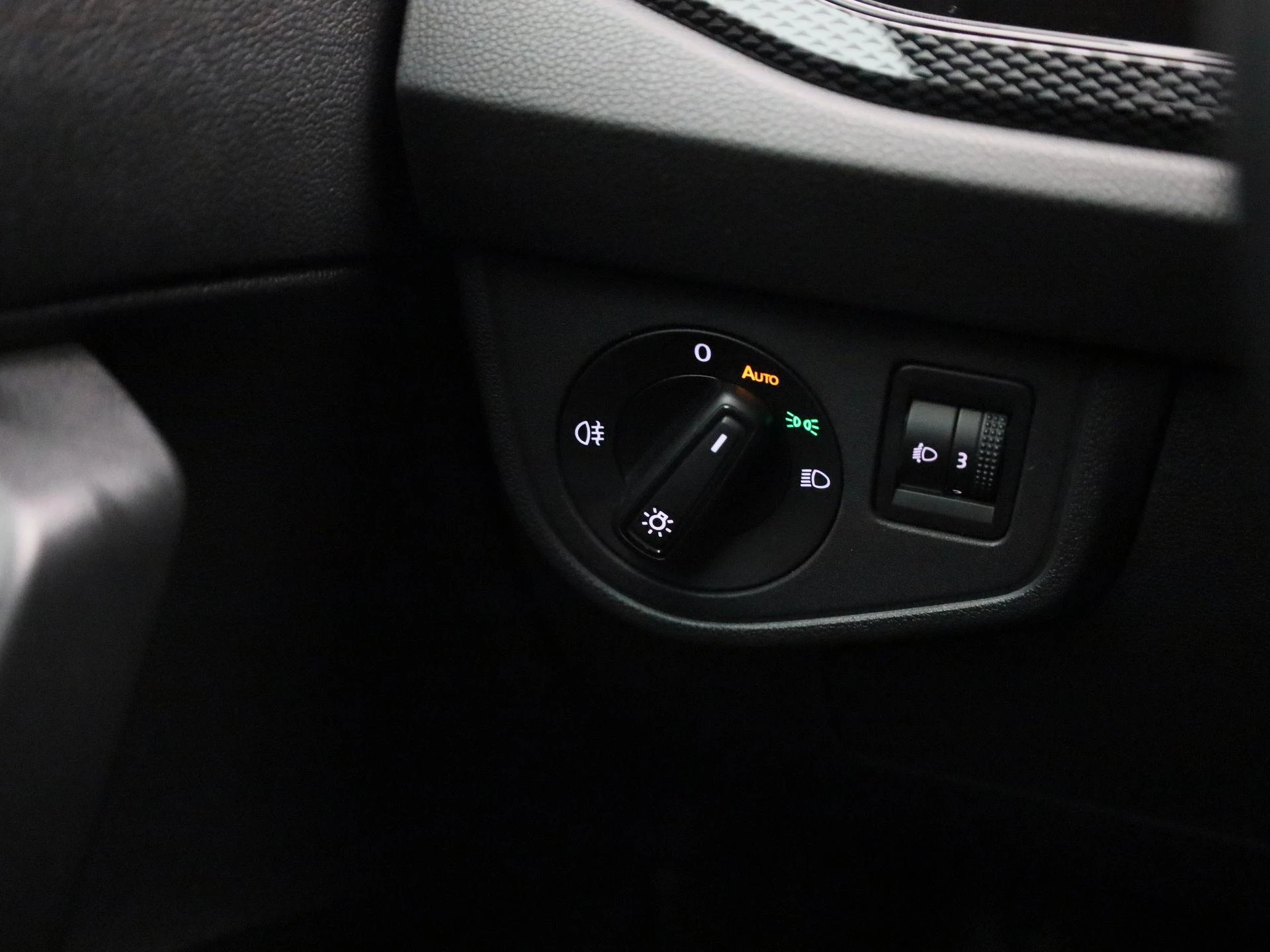 Volkswagen-Polo-image-19