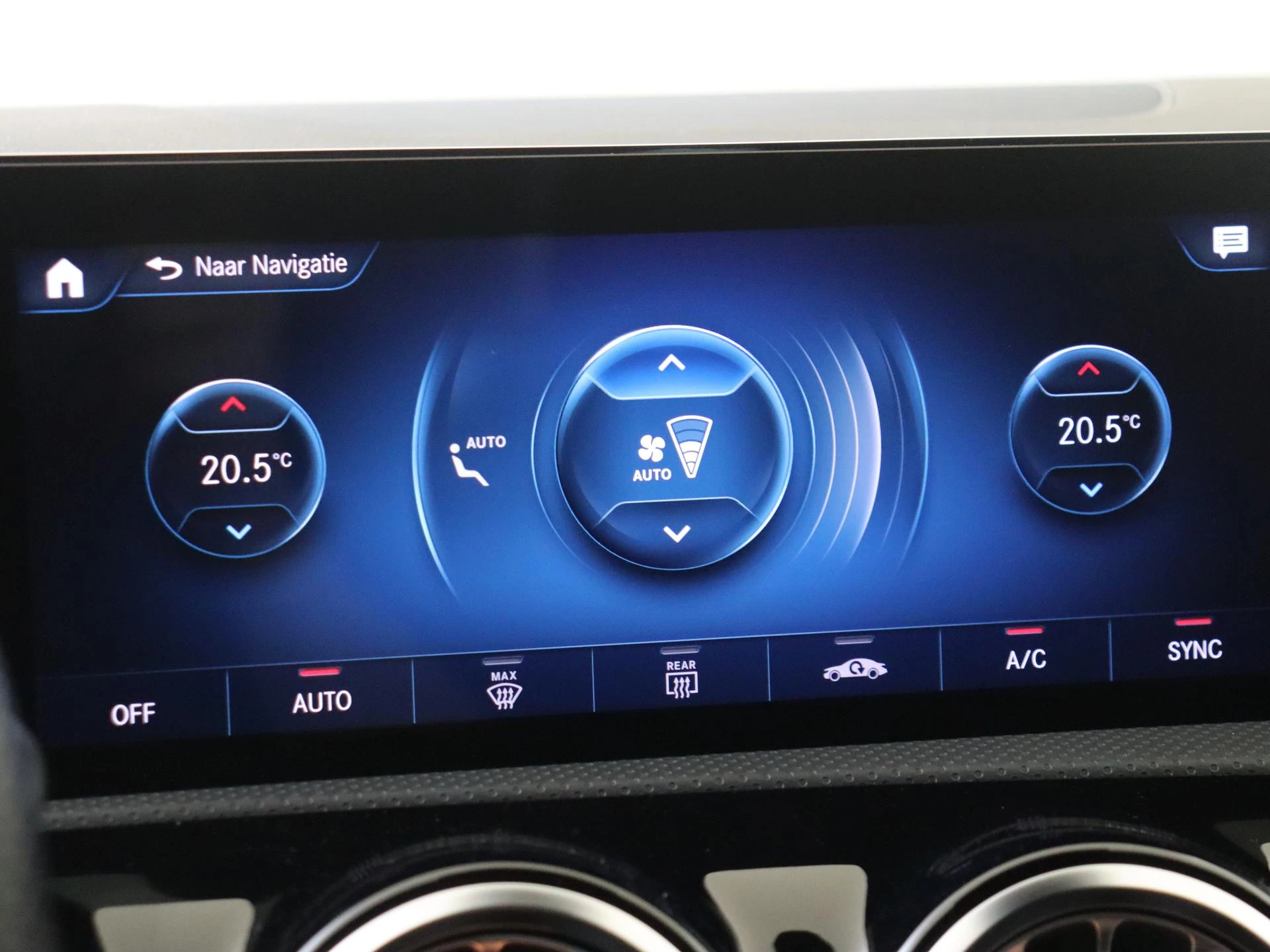 Mercedes-Benz CLA 180 Business Solution AMG