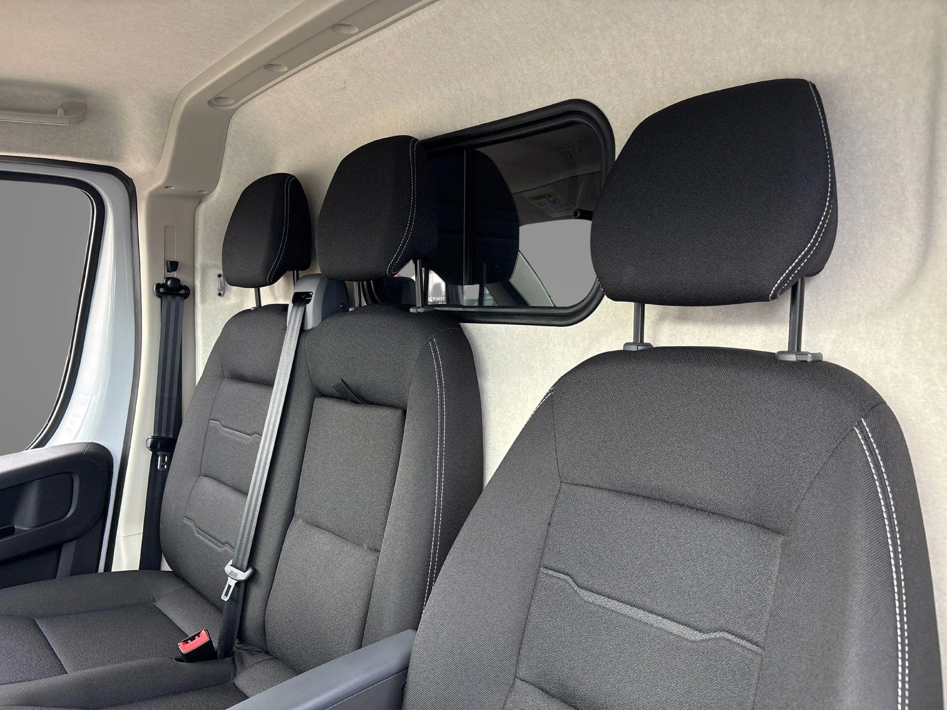 Opel-Movano-e-image-8