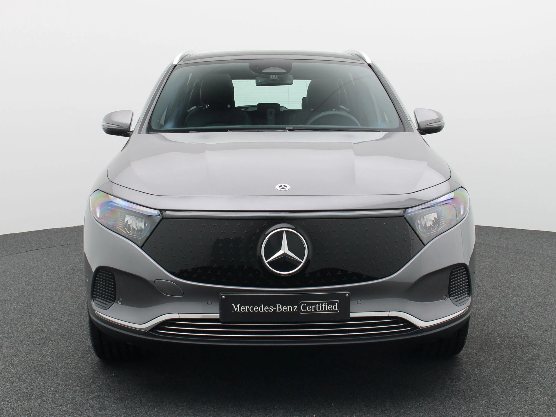 Mercedes-Benz-EQA-image-2