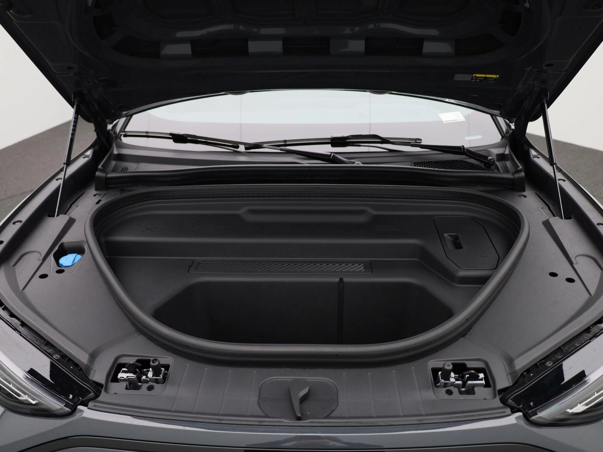 Audi-Q6 e-tron-image-61