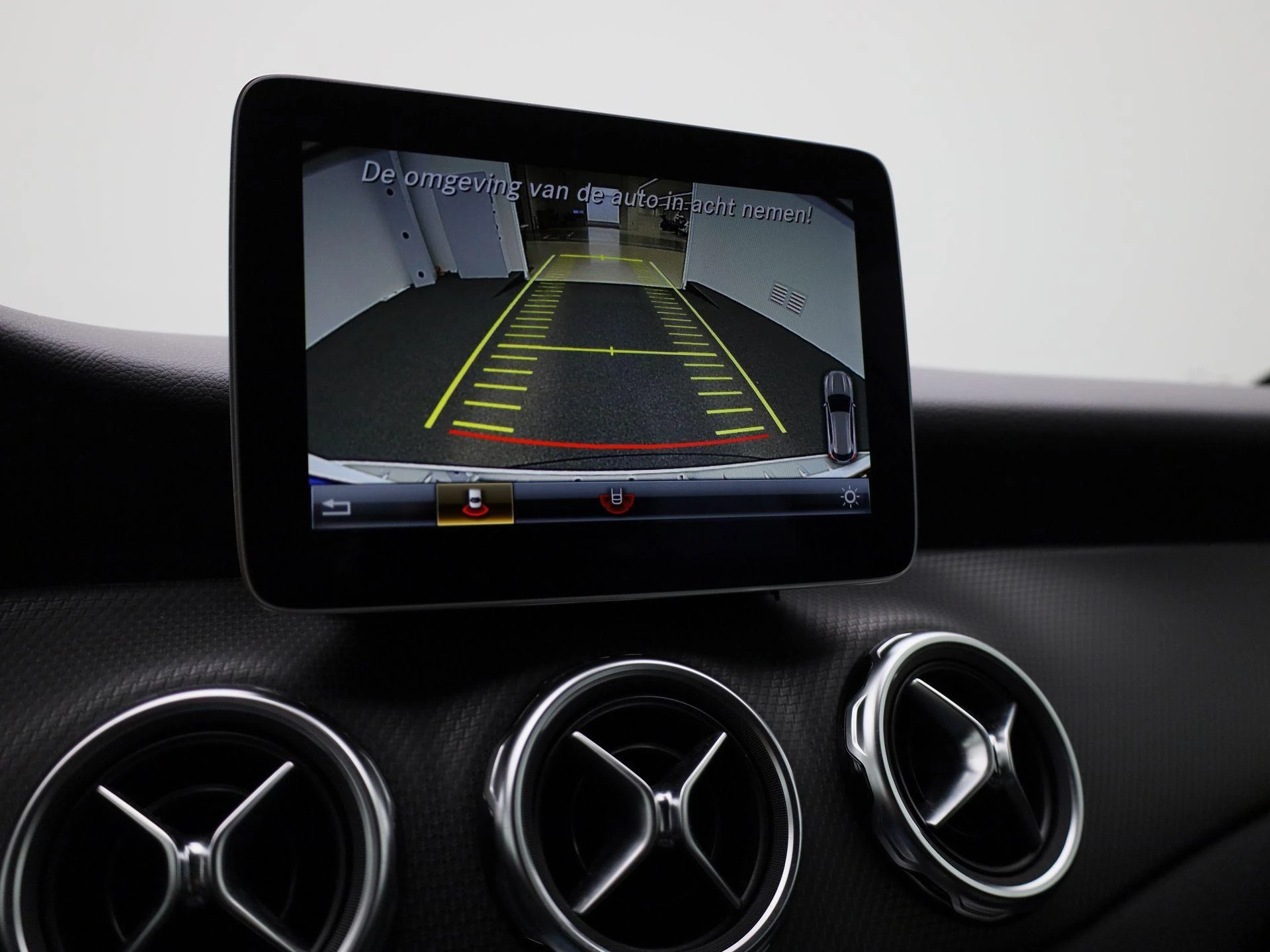 Mercedes-Benz-GLA-image-29