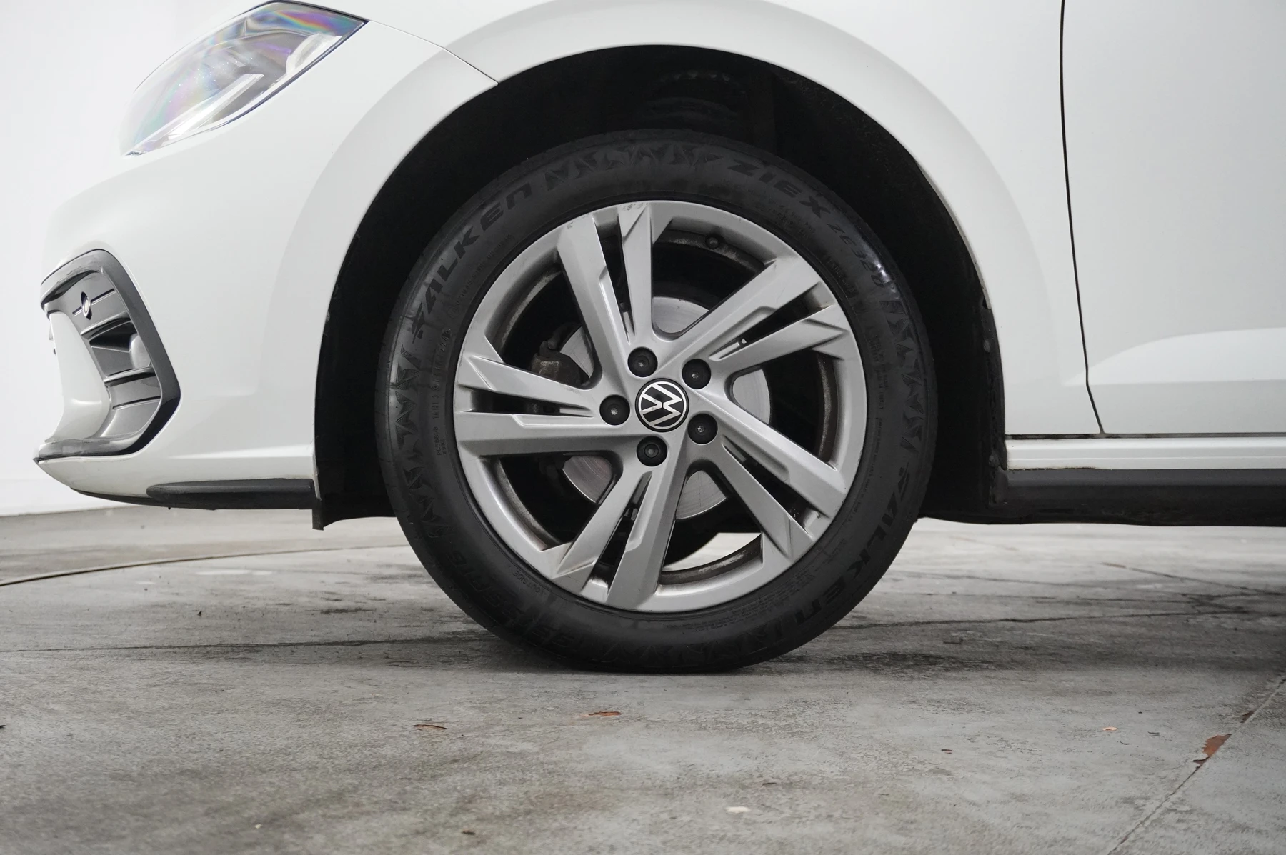 Volkswagen-Polo-image-4
