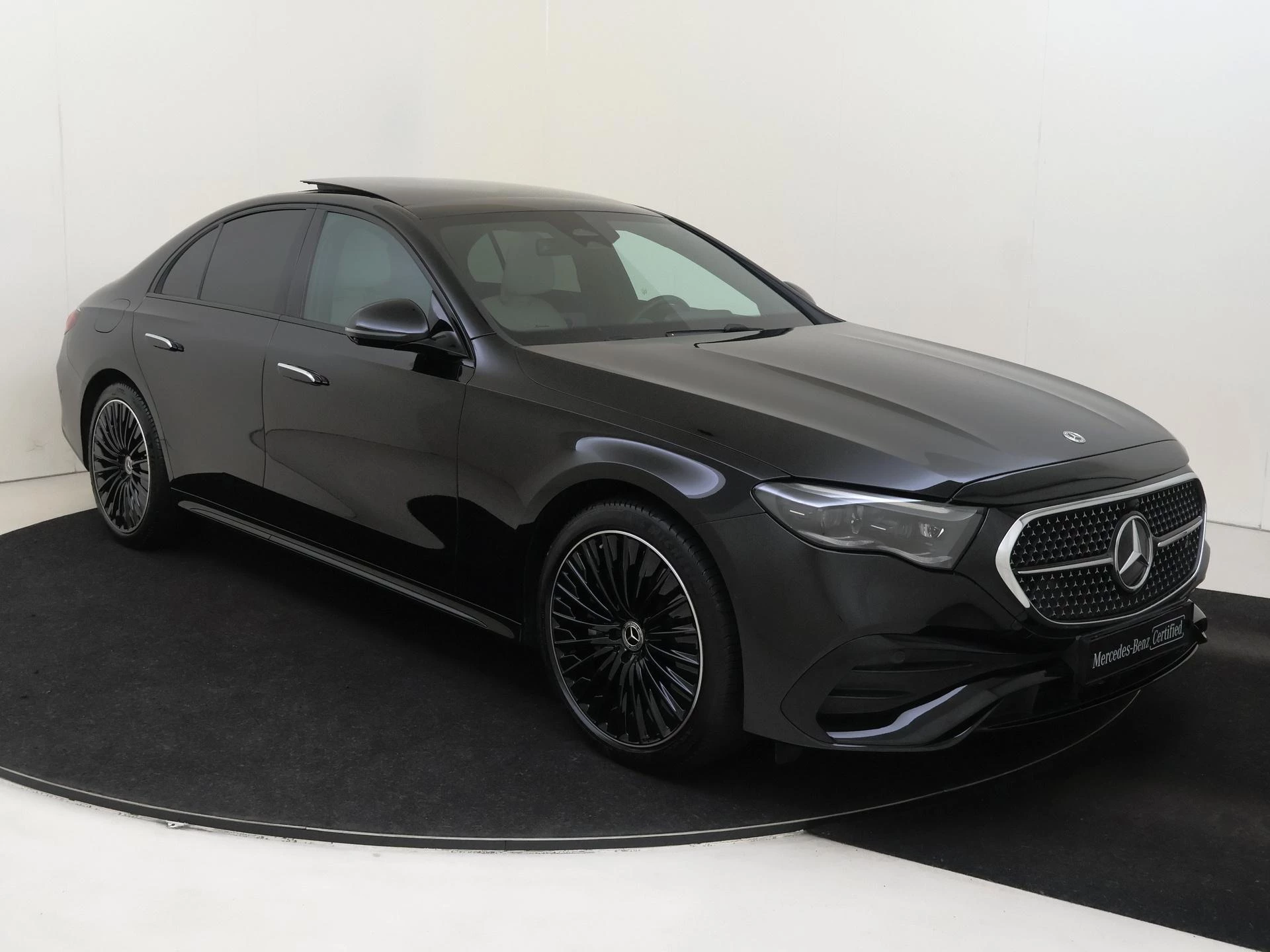 Mercedes-Benz E-Klasse 300 e AMG Line