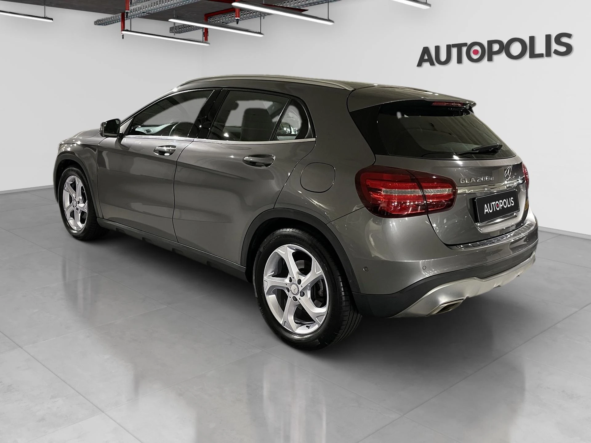 Mercedes-Benz-GLA-image-12