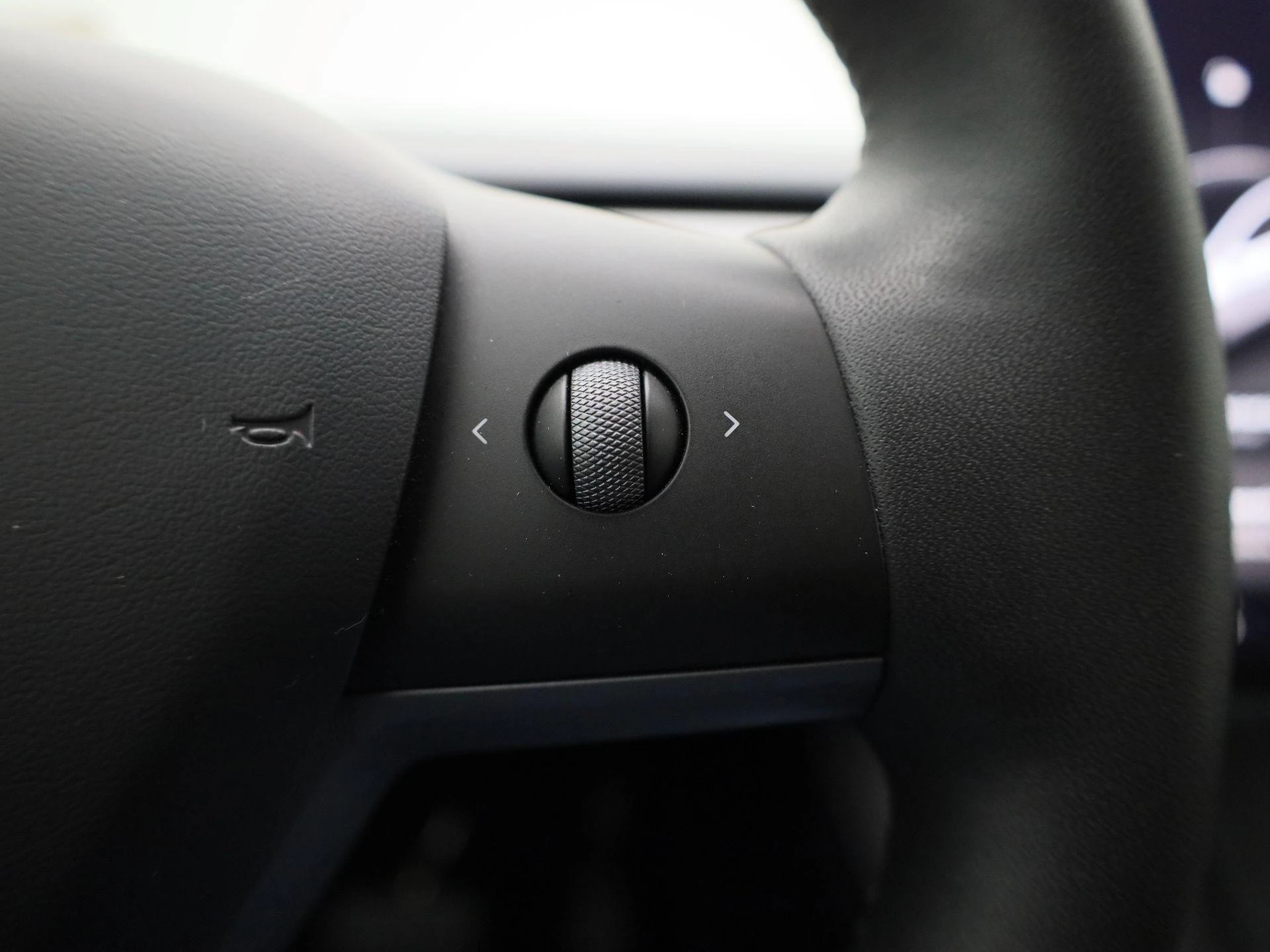 Tesla-Model Y-image-19