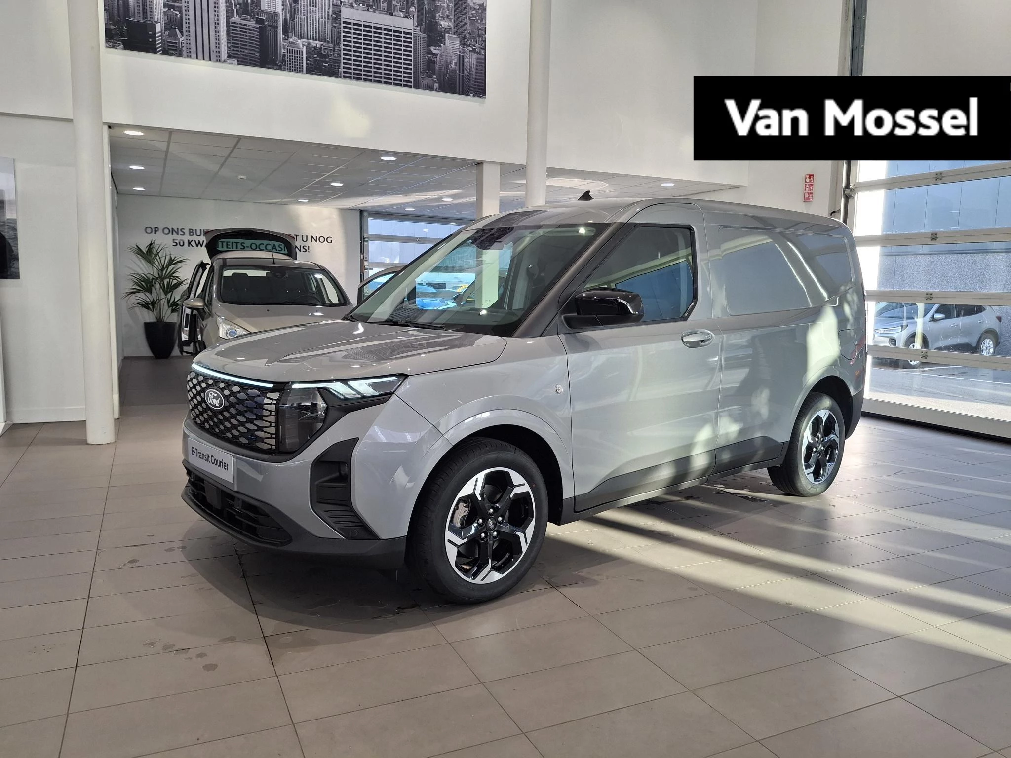 Ford-E-Transit Courier-image-0