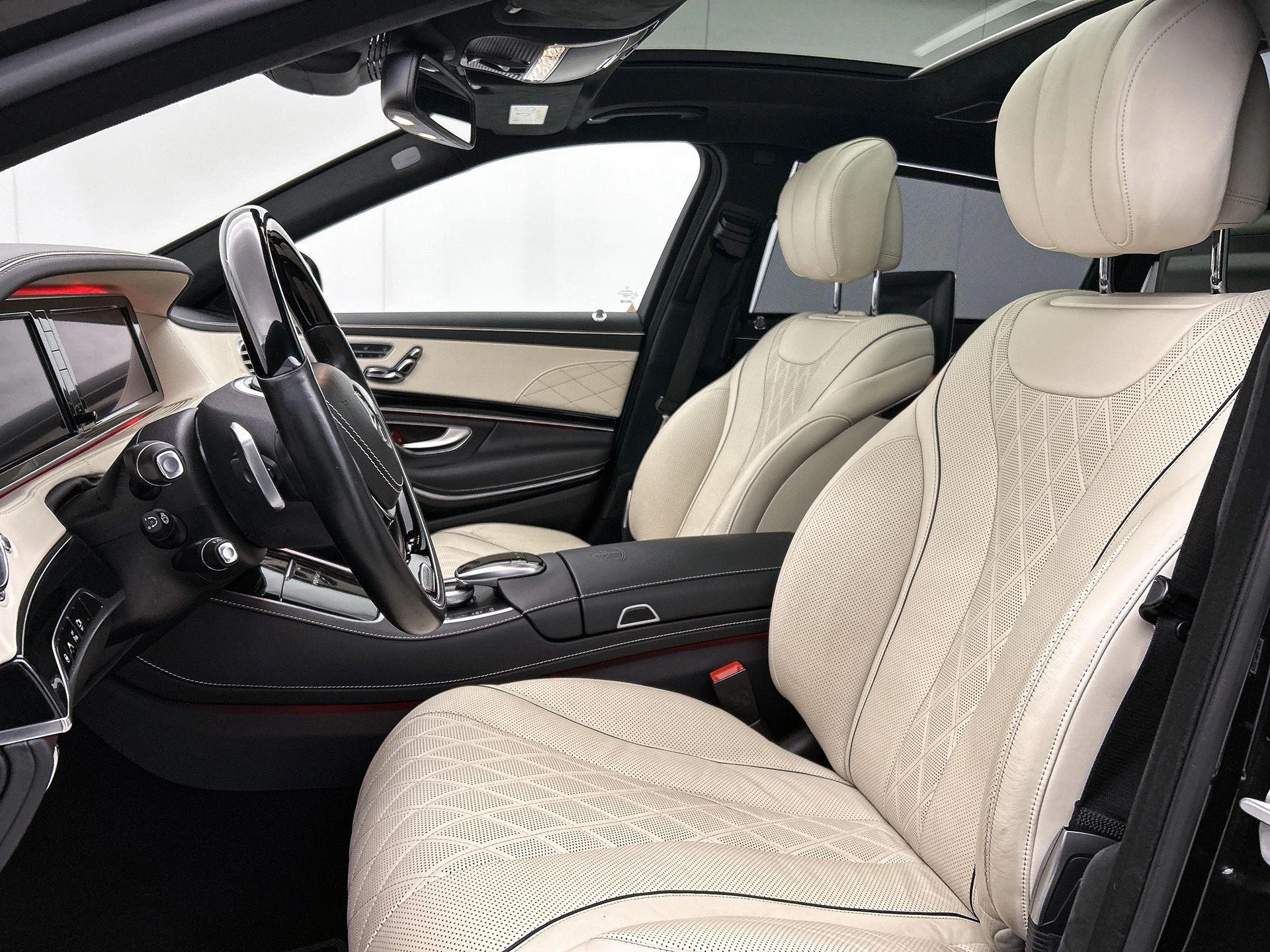 Mercedes-Benz-S-Klasse-image-39