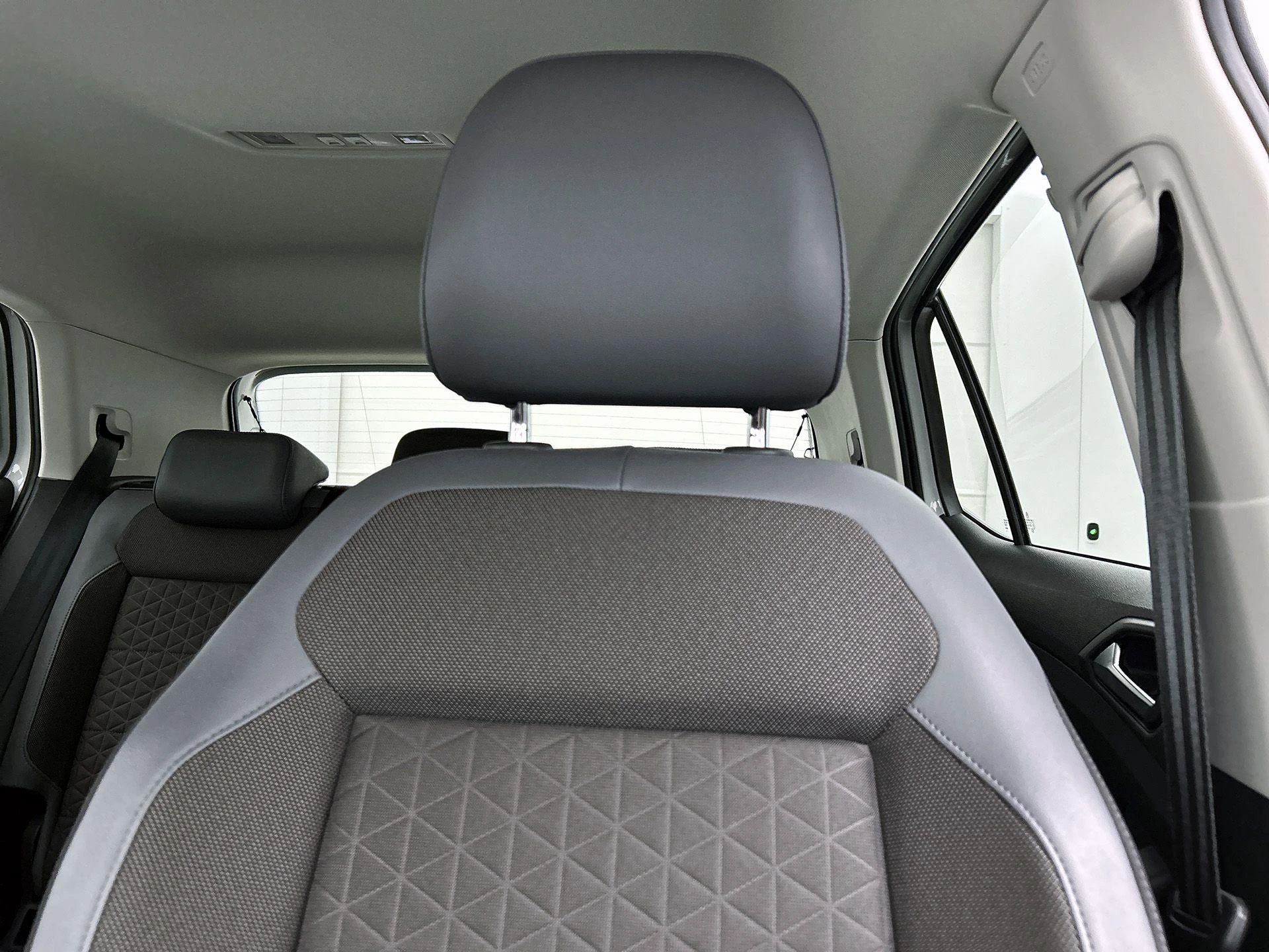 Volkswagen-T-Cross-image-11