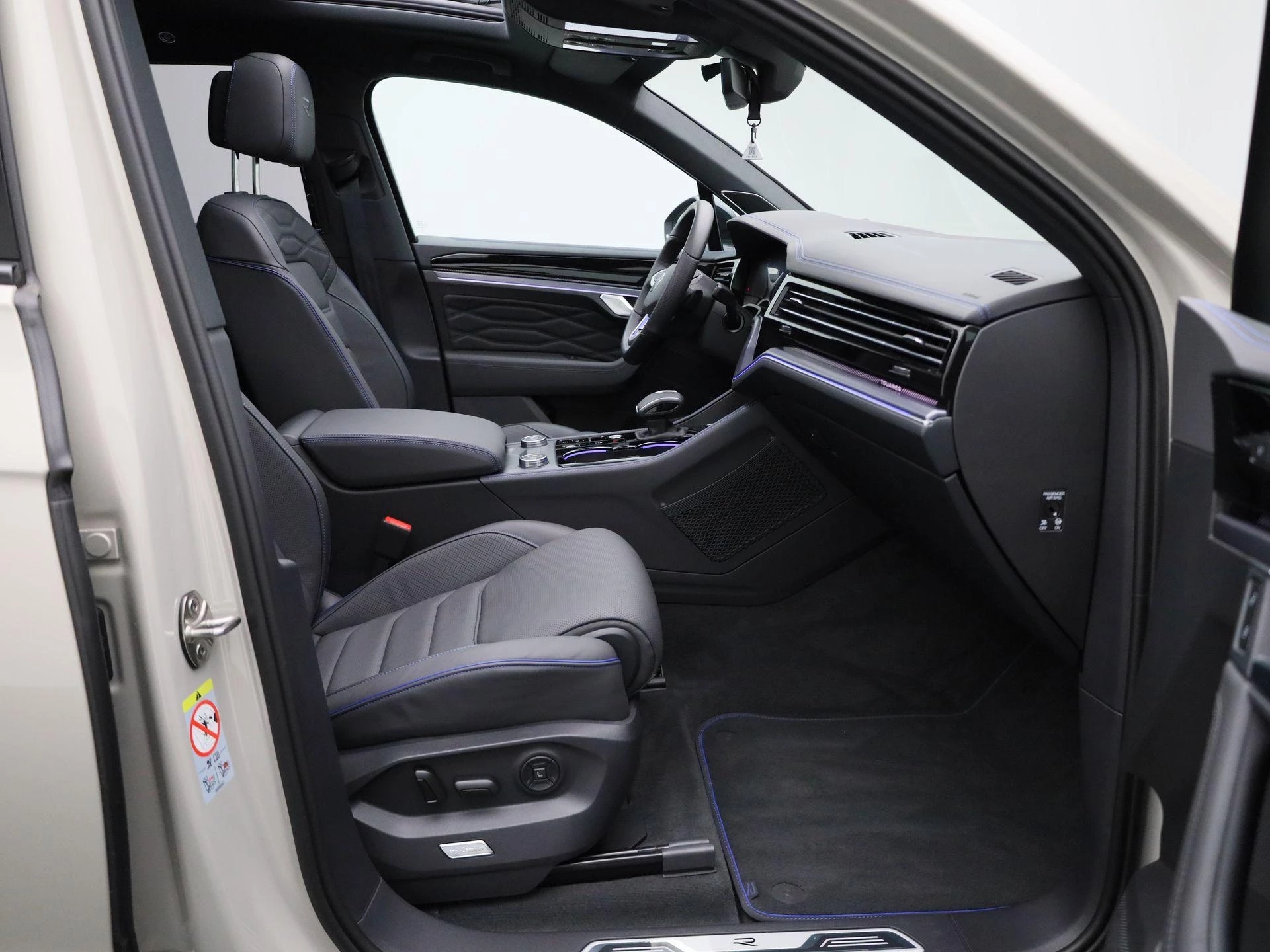 Volkswagen-Touareg-image-52