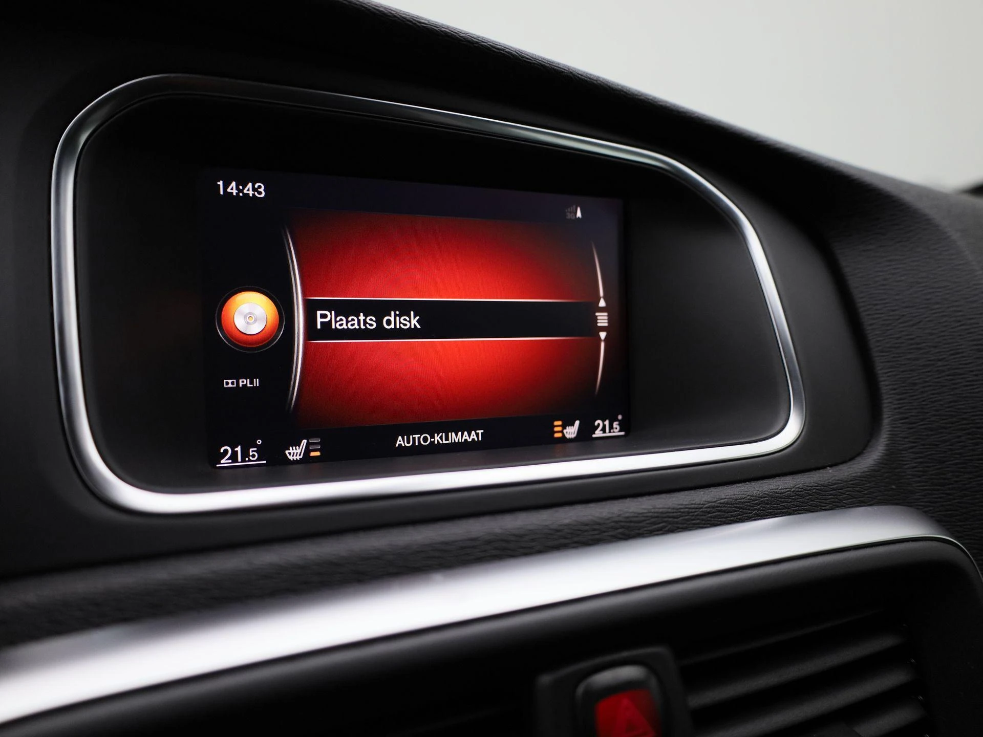 Volvo-V40-image-18