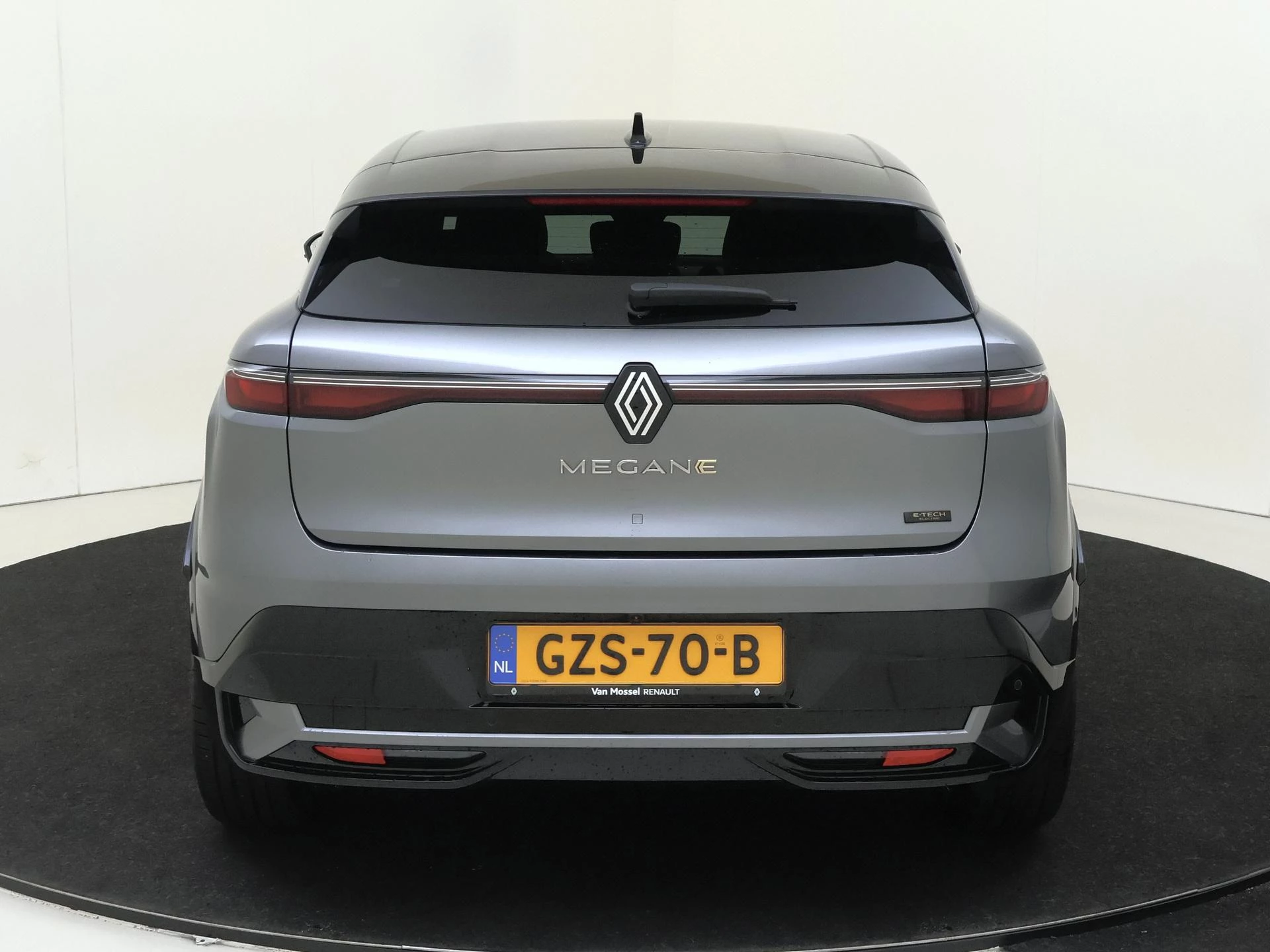 Renault-Megane E-Tech-image-6