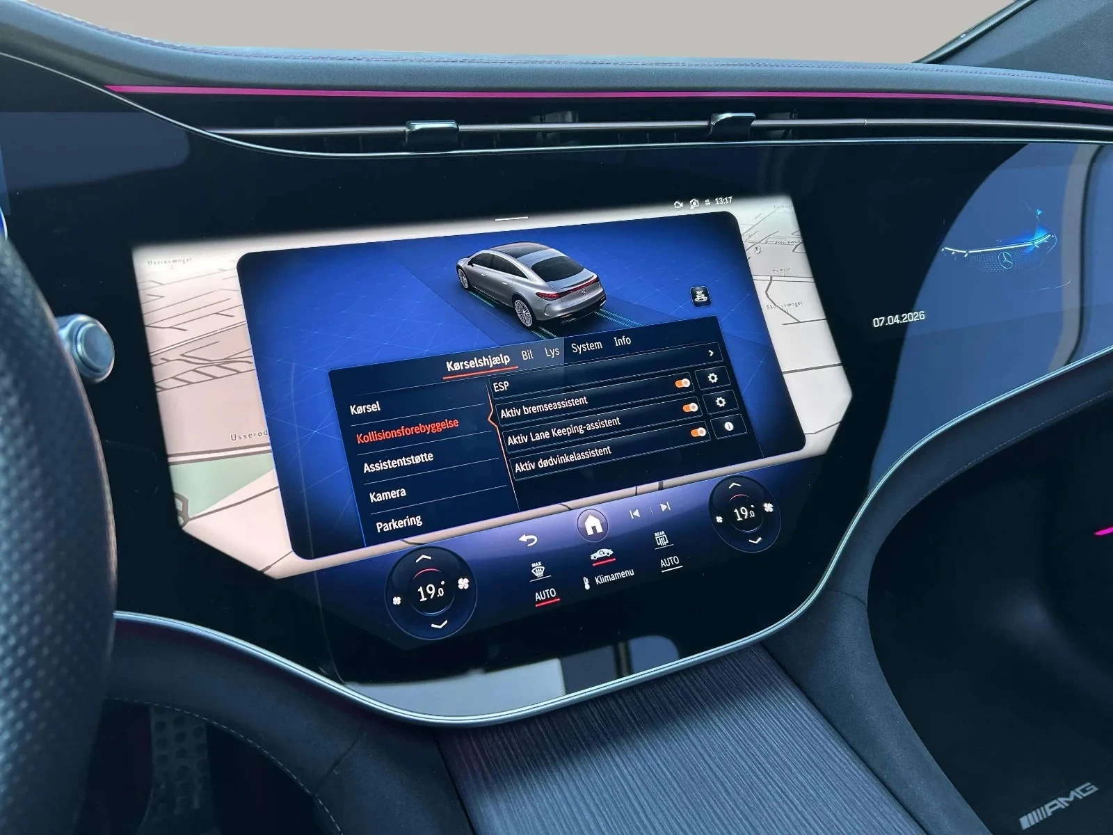 Mercedes-Benz-EQS-image-21