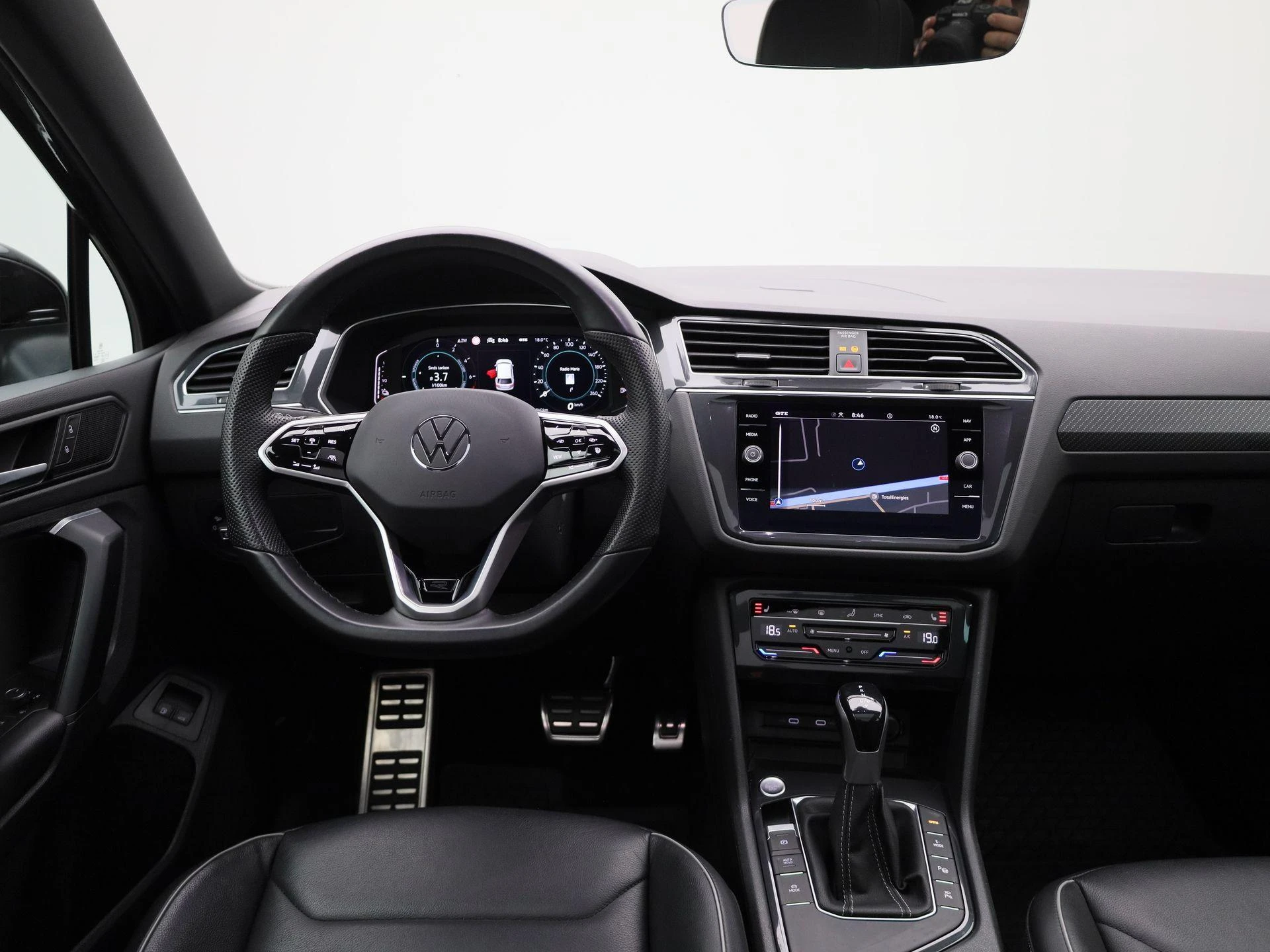 Volkswagen-Tiguan-image-6
