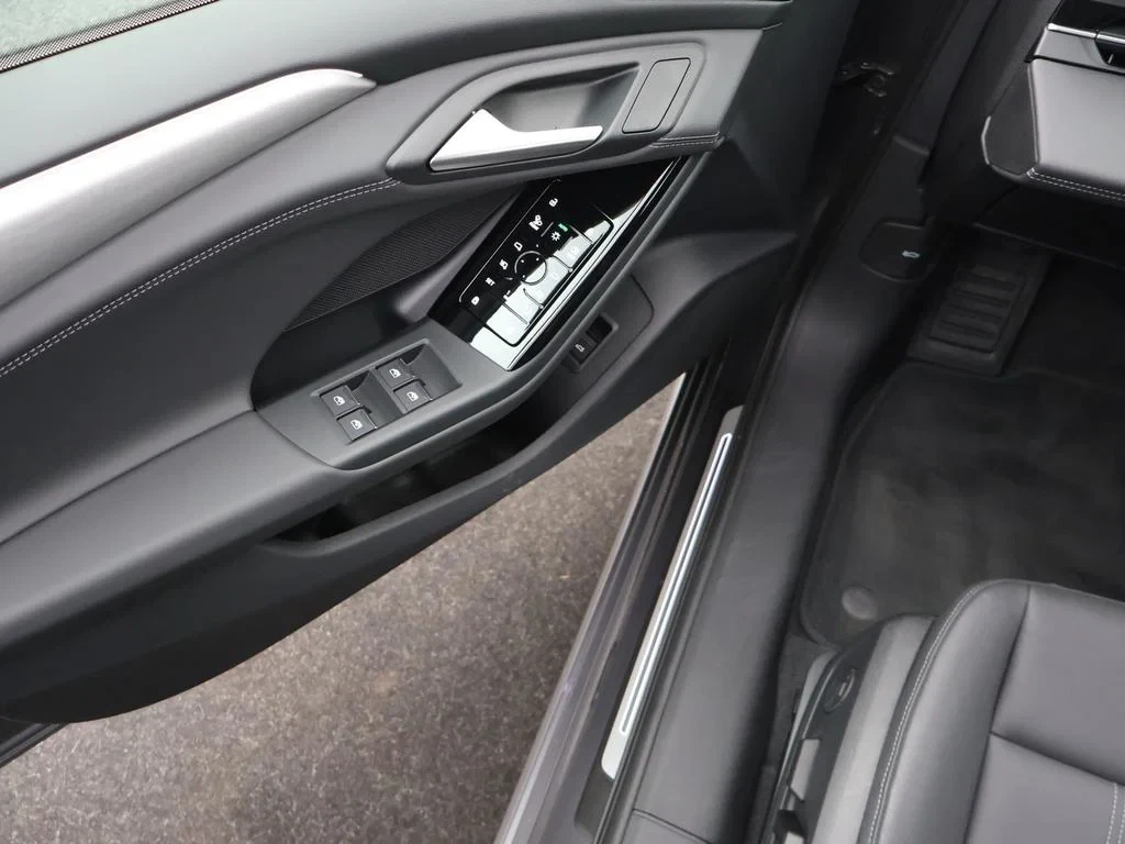 Audi-A6 Sportback e-tron-image-13