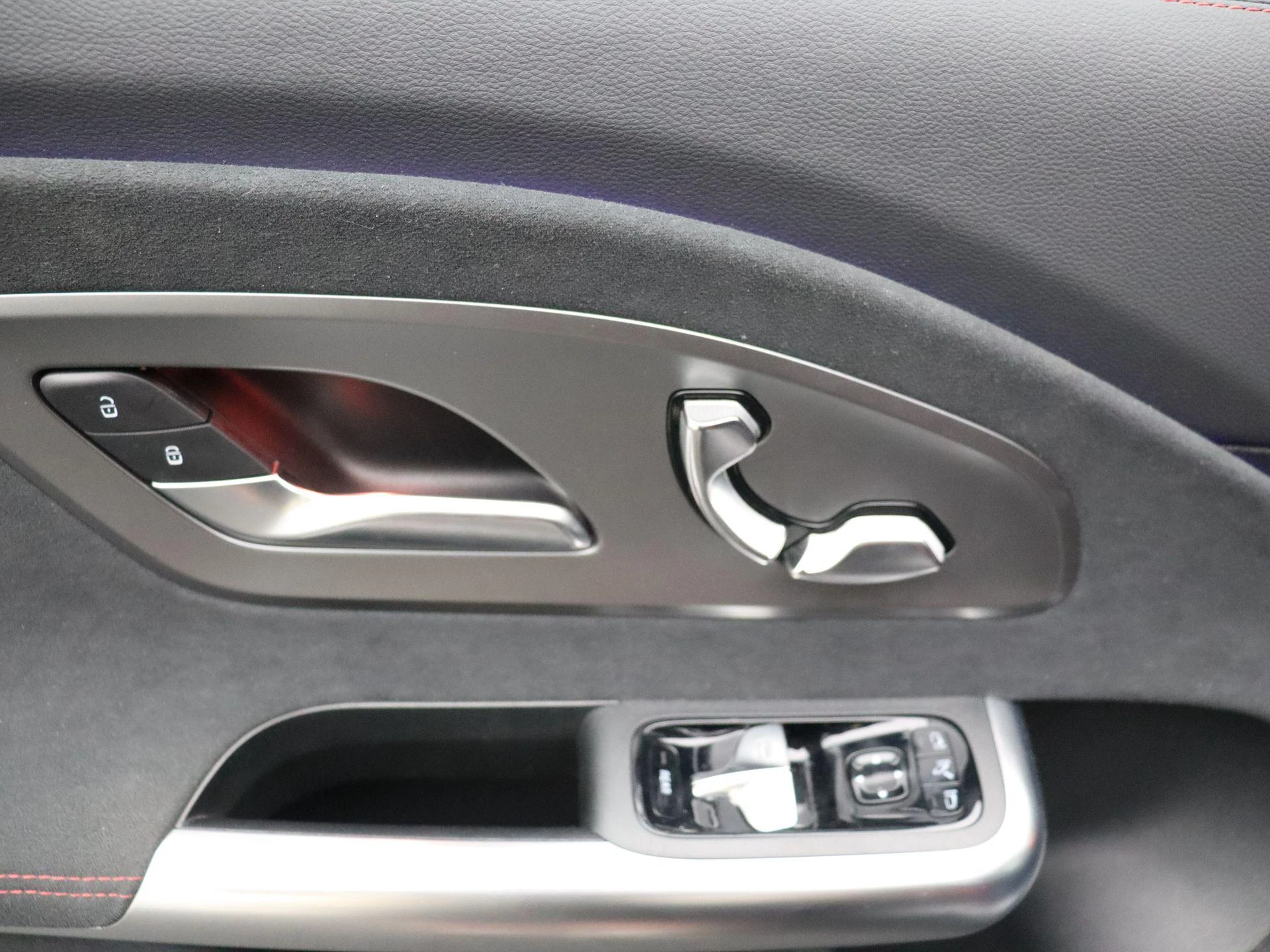 Mercedes-Benz-CLA-image-7