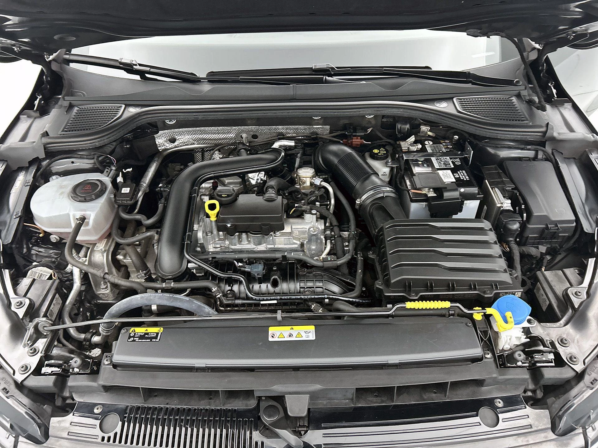 Volkswagen-Golf-image-15