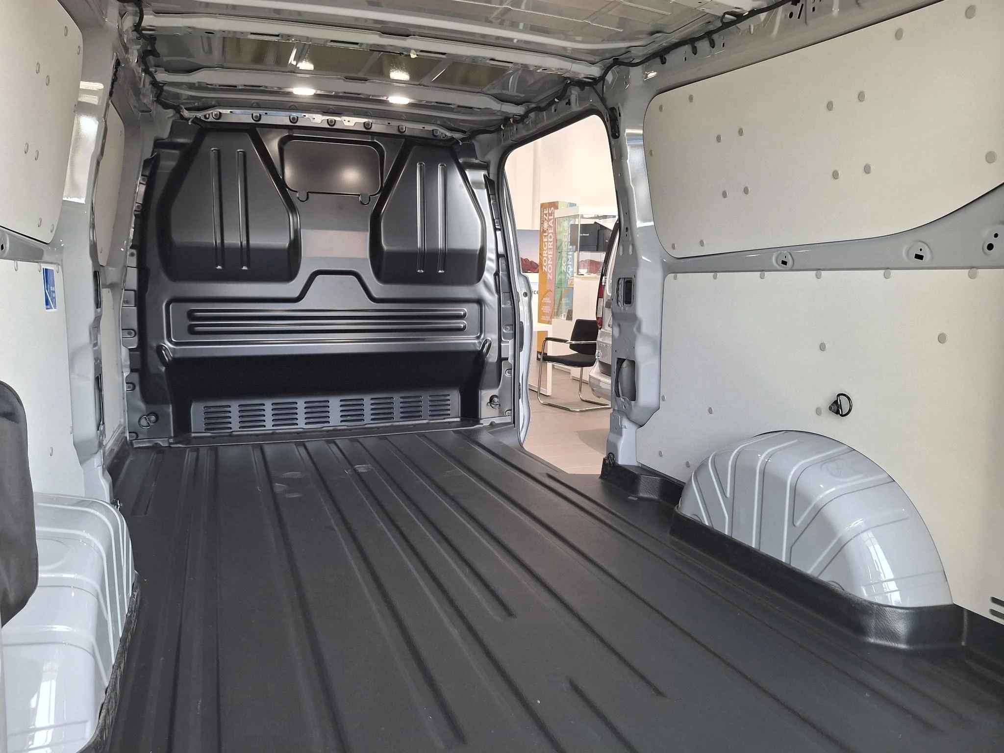 Ford-Transit Custom-image-8