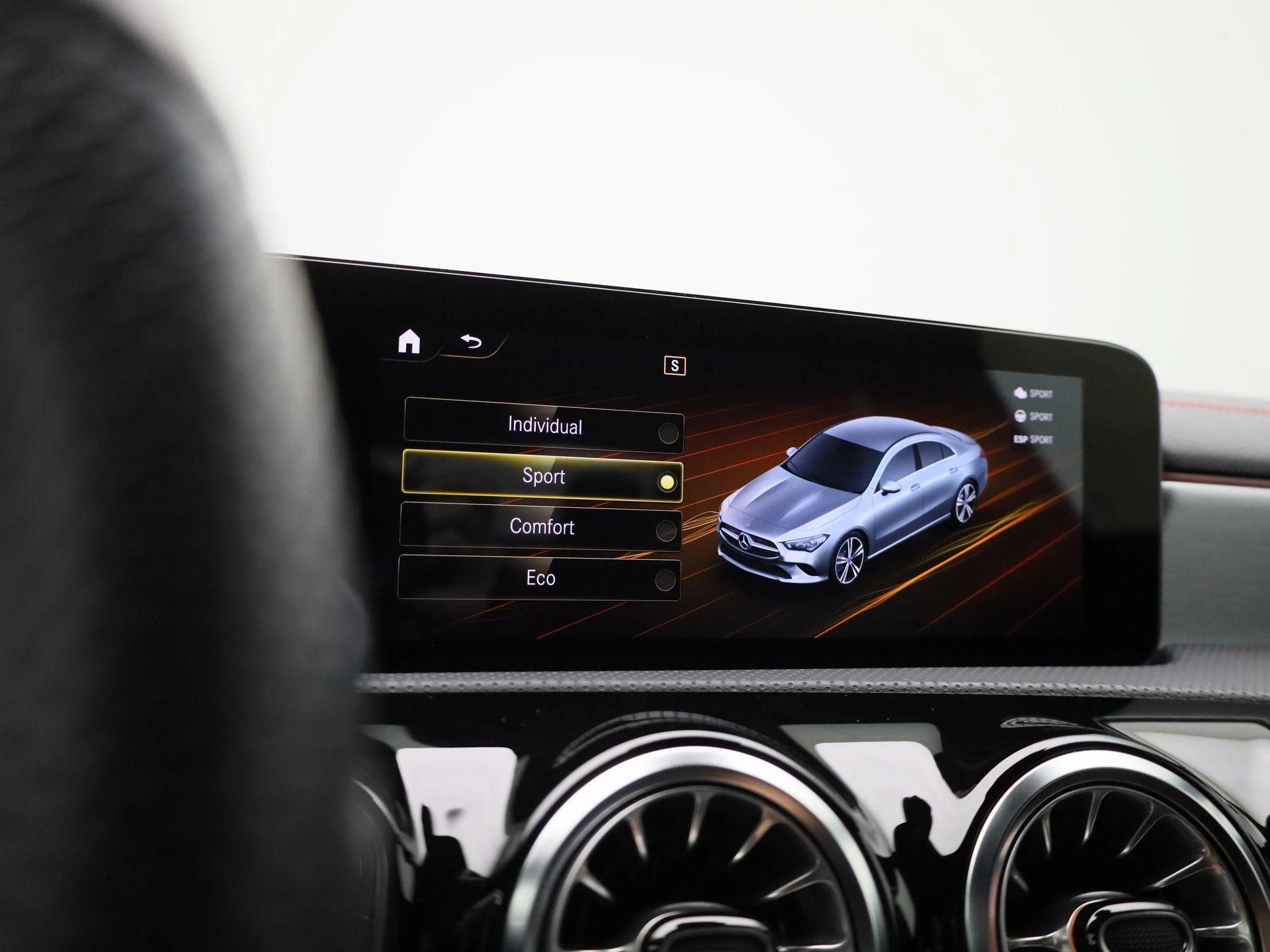 Mercedes-Benz-CLA-image-26