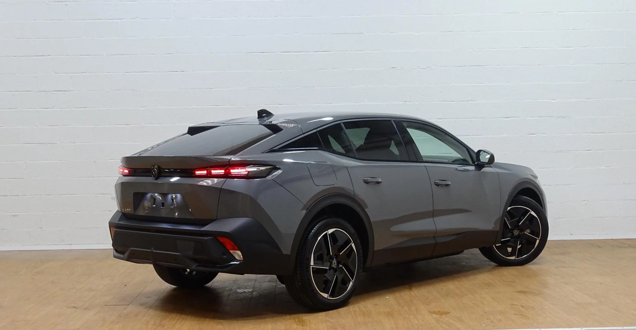 Peugeot 408 e-408 210 Allure