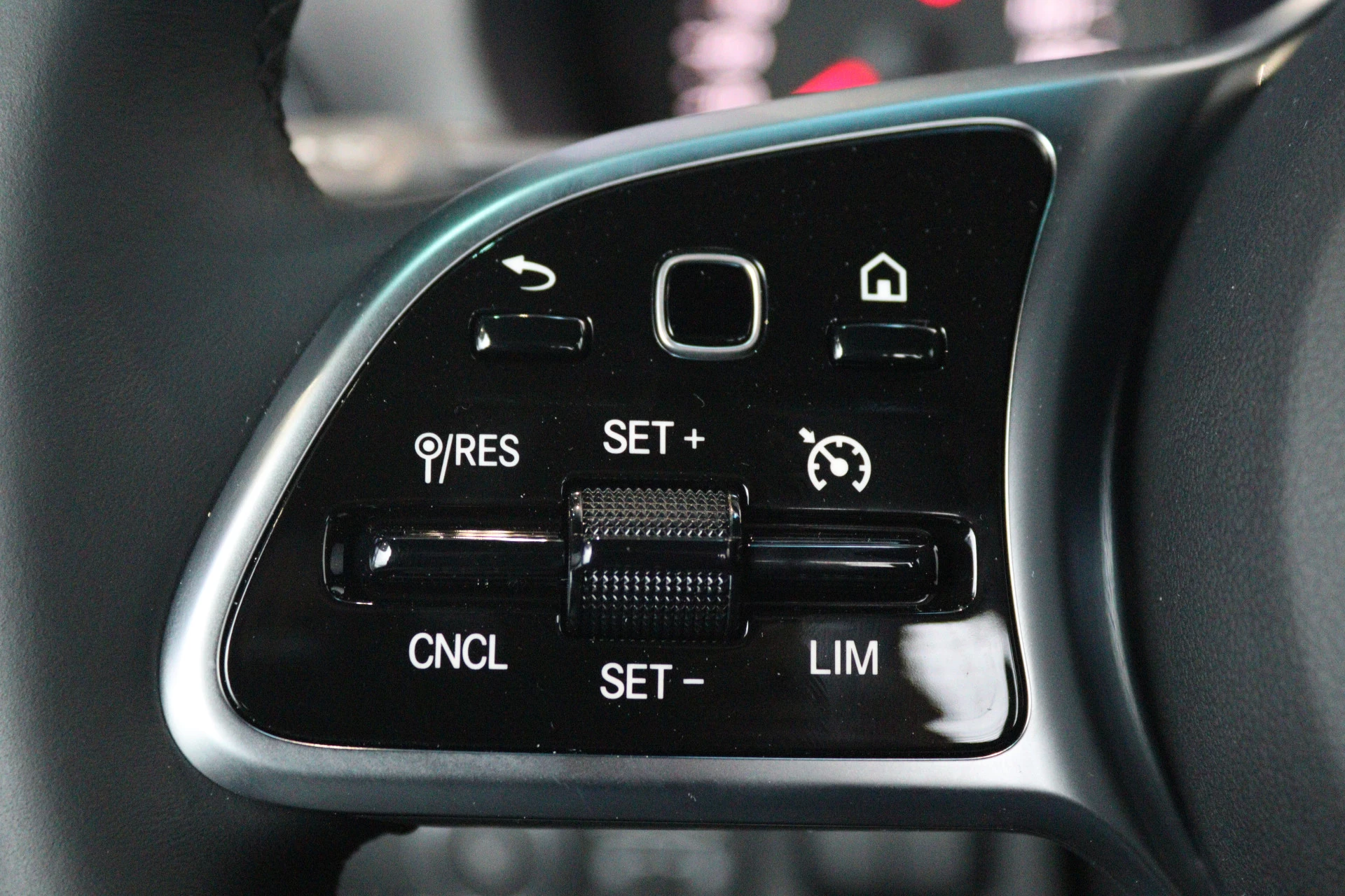 Mercedes-Benz-Sprinter-image-9