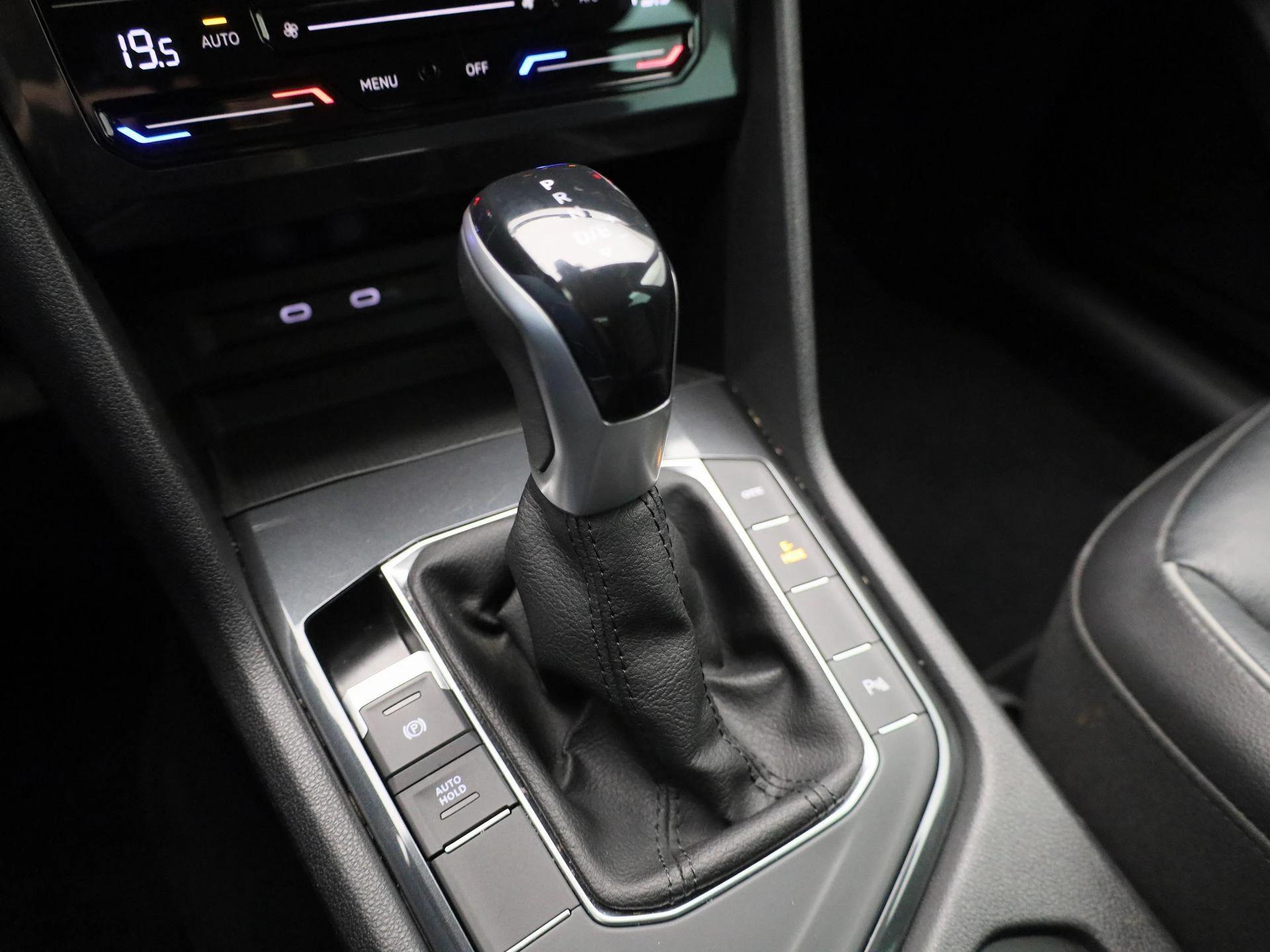 Volkswagen-Tiguan-image-32