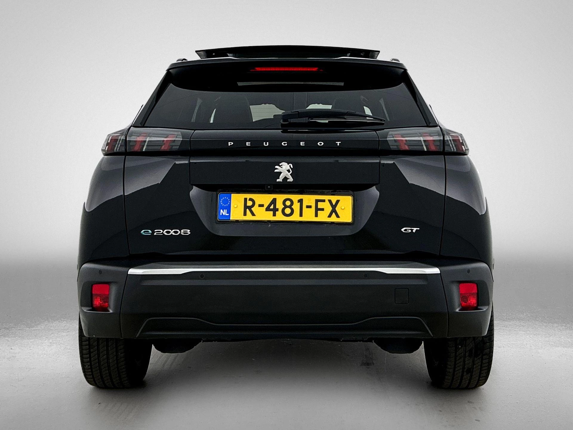 Peugeot-e-2008-image-2