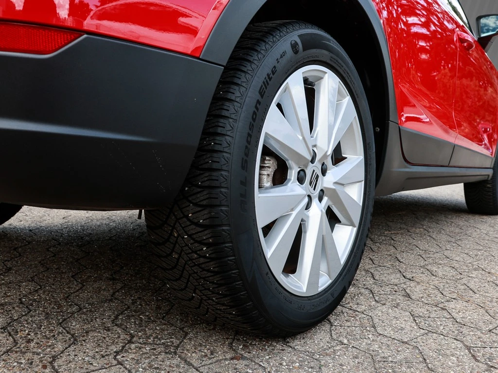 SEAT-Arona-image-4